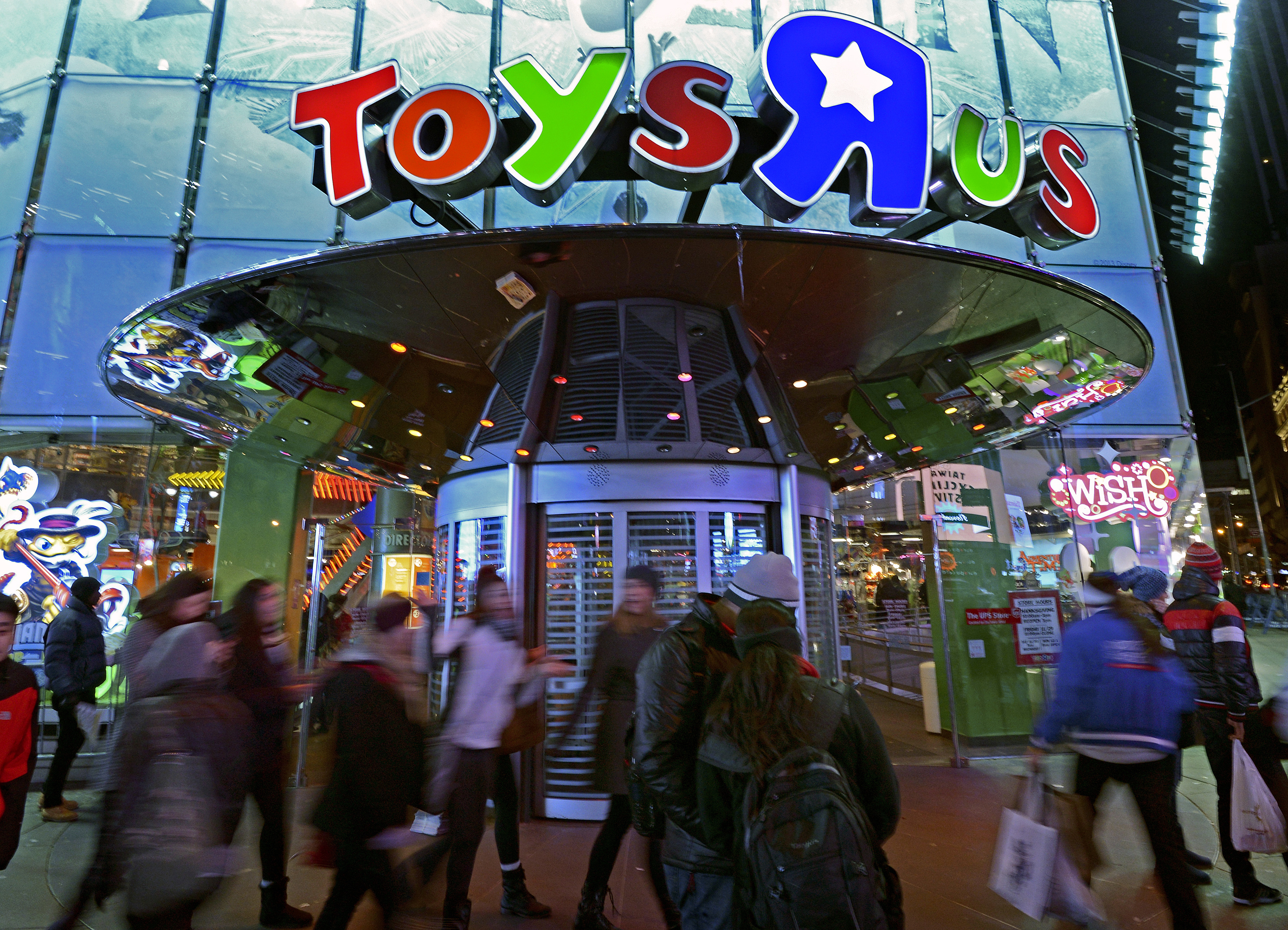 Early Black Friday Shopping At Toys-R-Us In Times Square