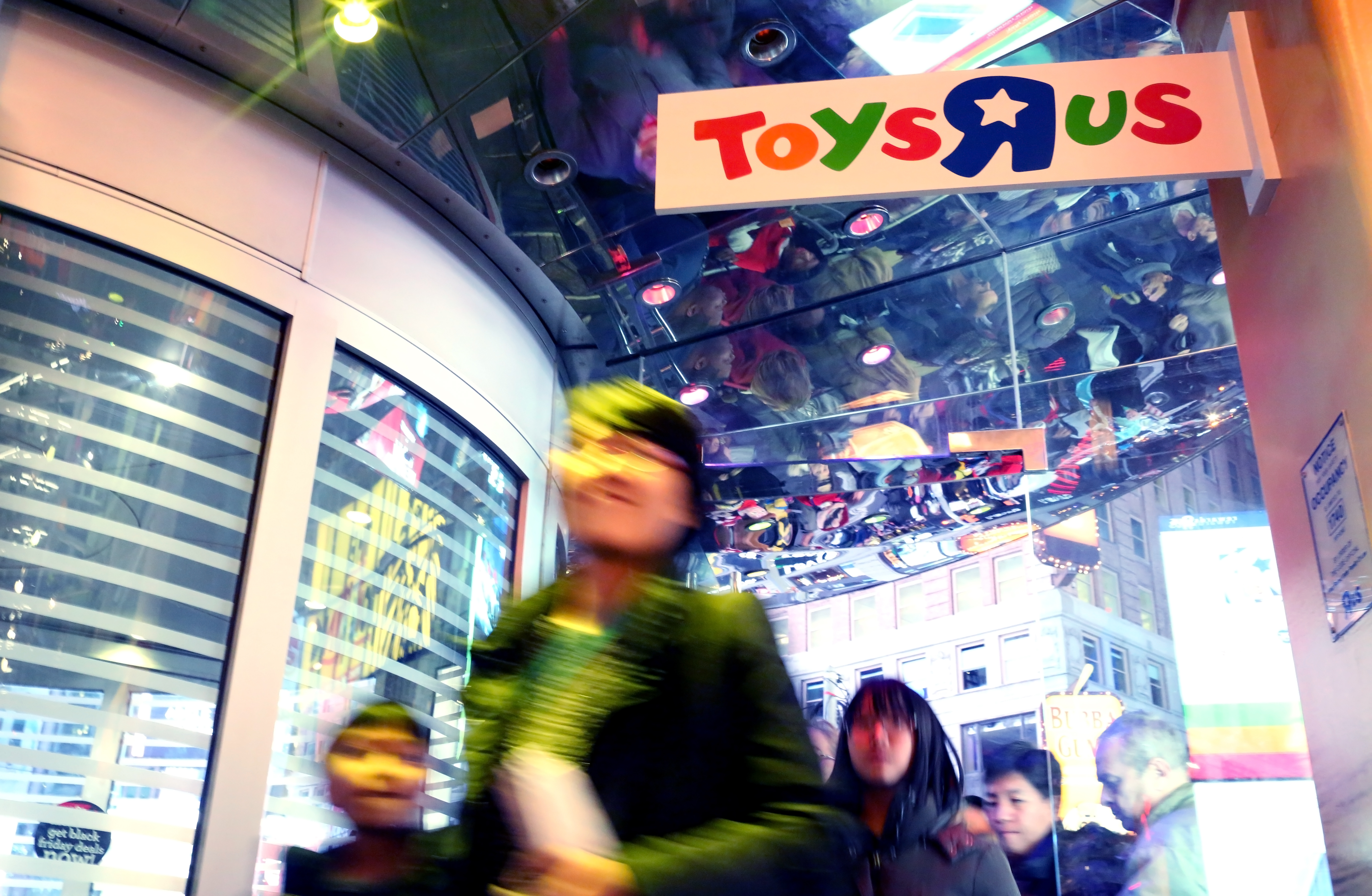 Retailers Open On Thanksgiving Evening, Starting Black Friday Sales Early