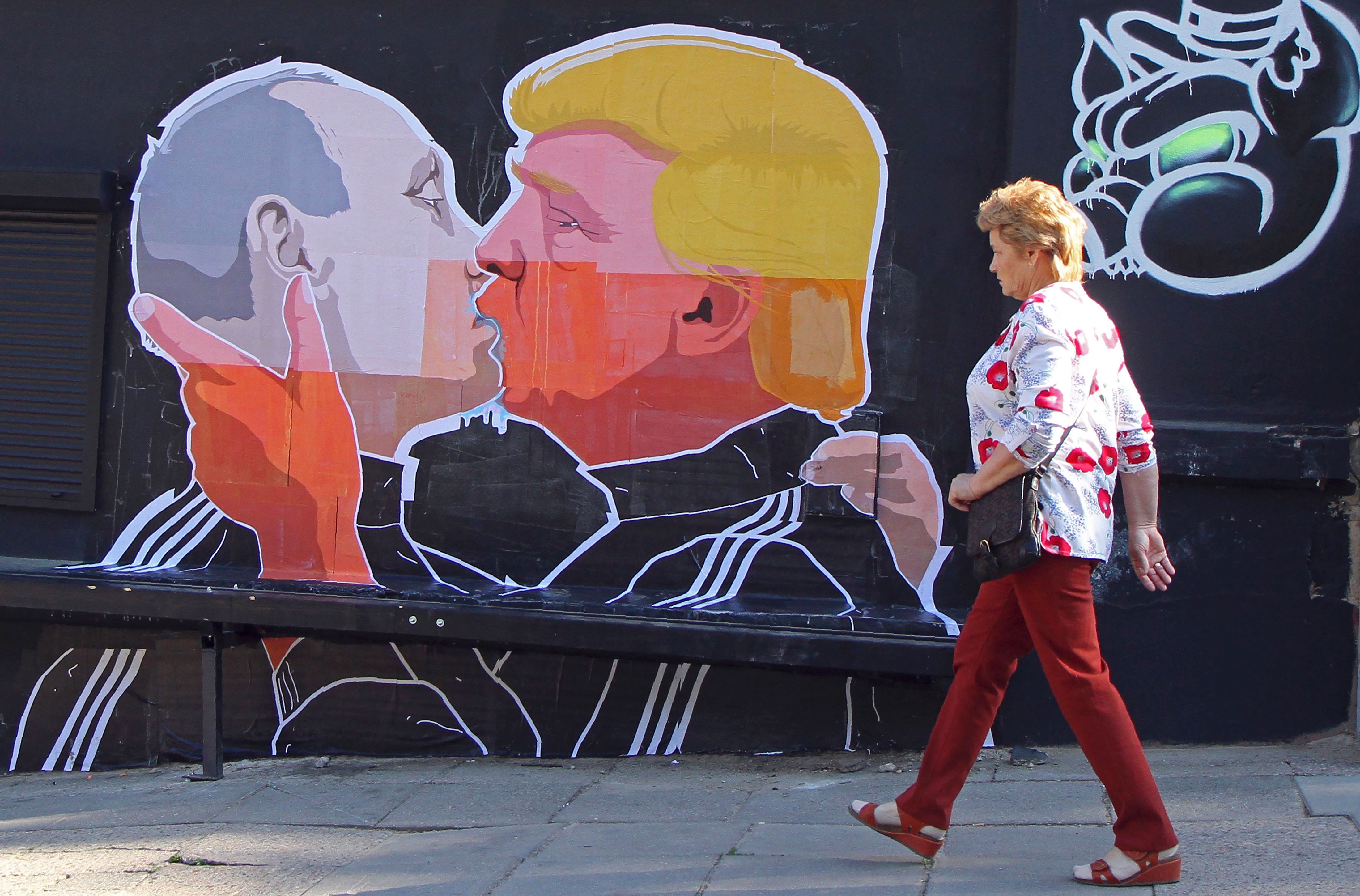 LITHUANIA-US-MURAL-TRUMP-PUTIN