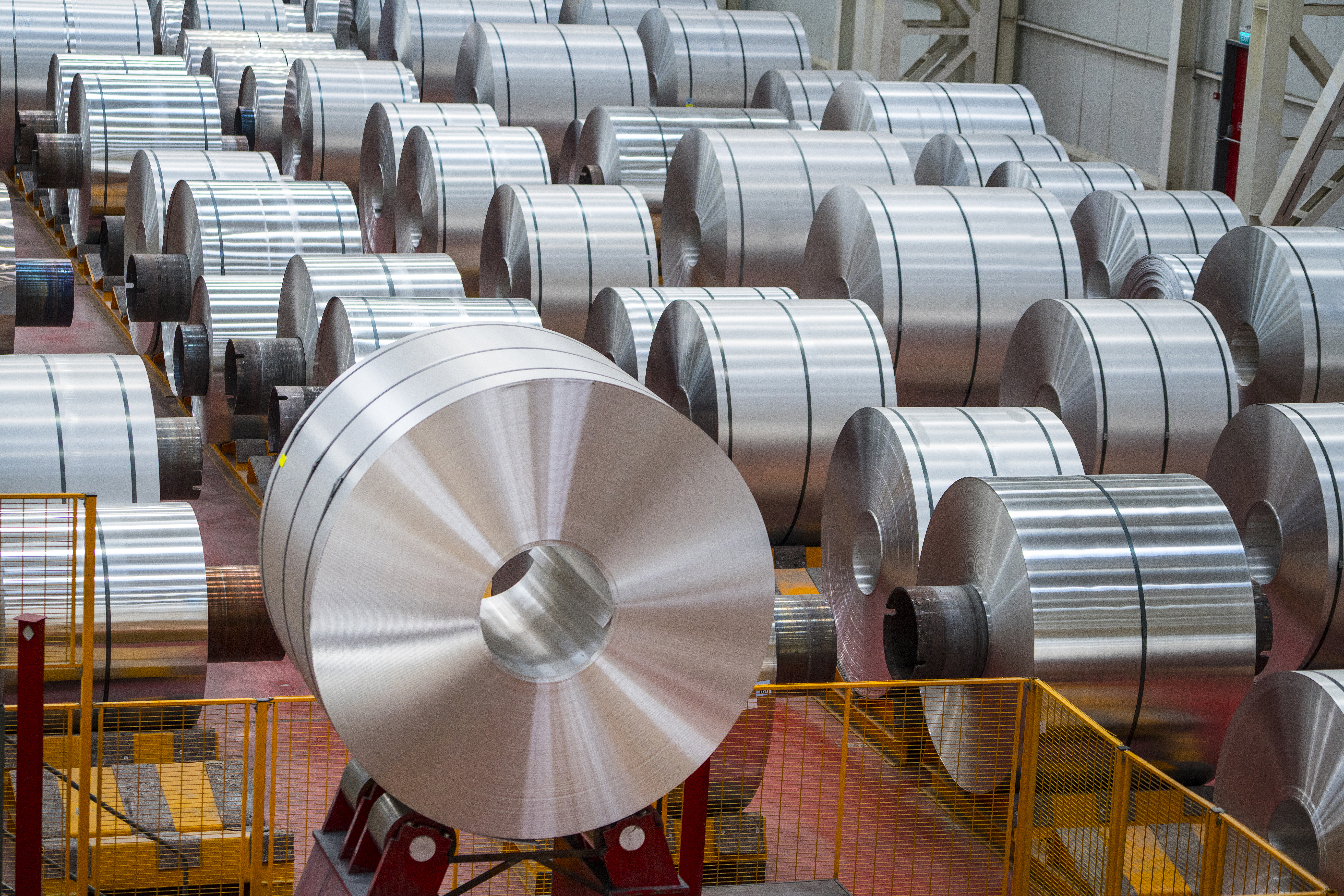 Large Aluminum Steel Rolls in the factory