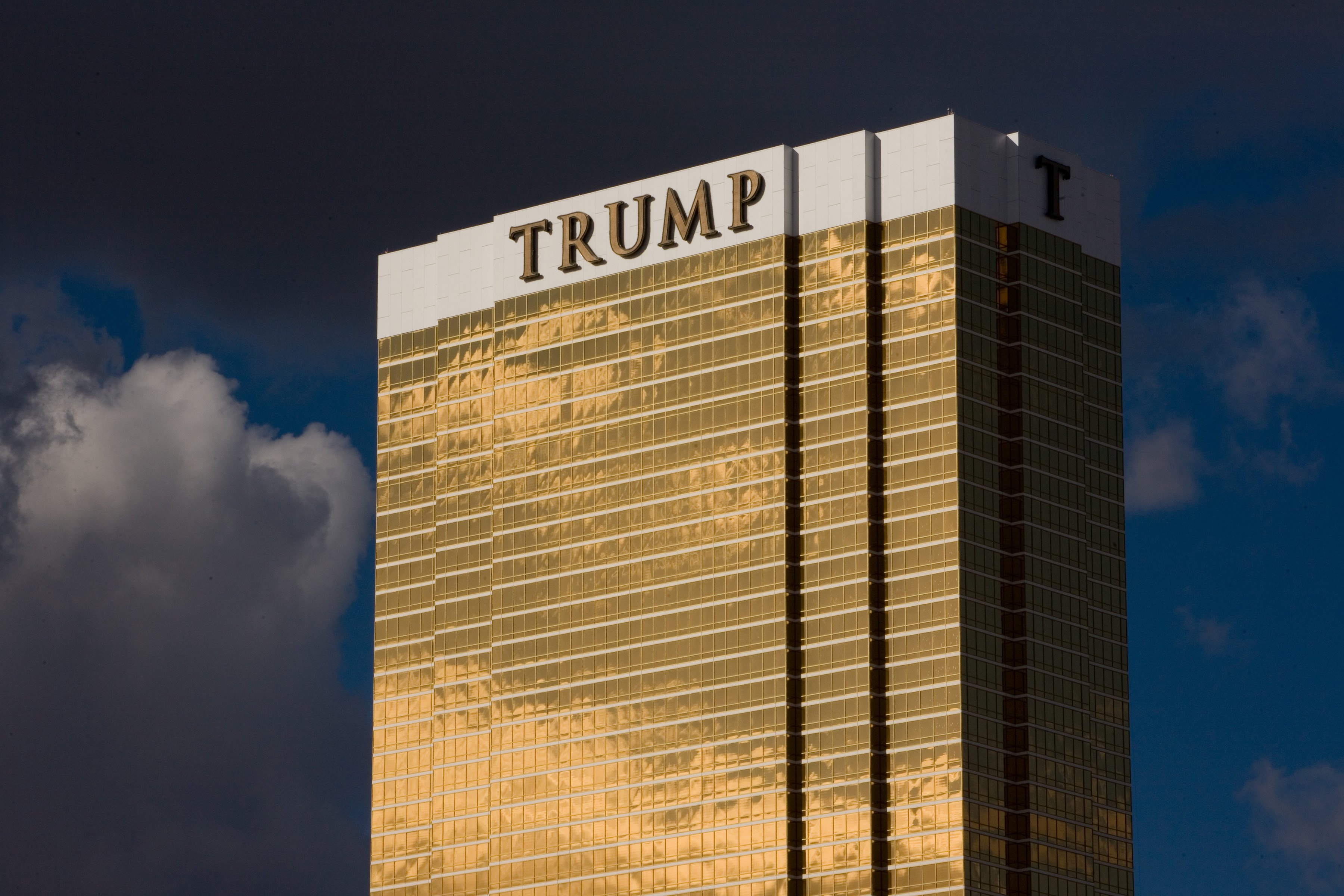 Las Vegas Hit By Economic Downturn