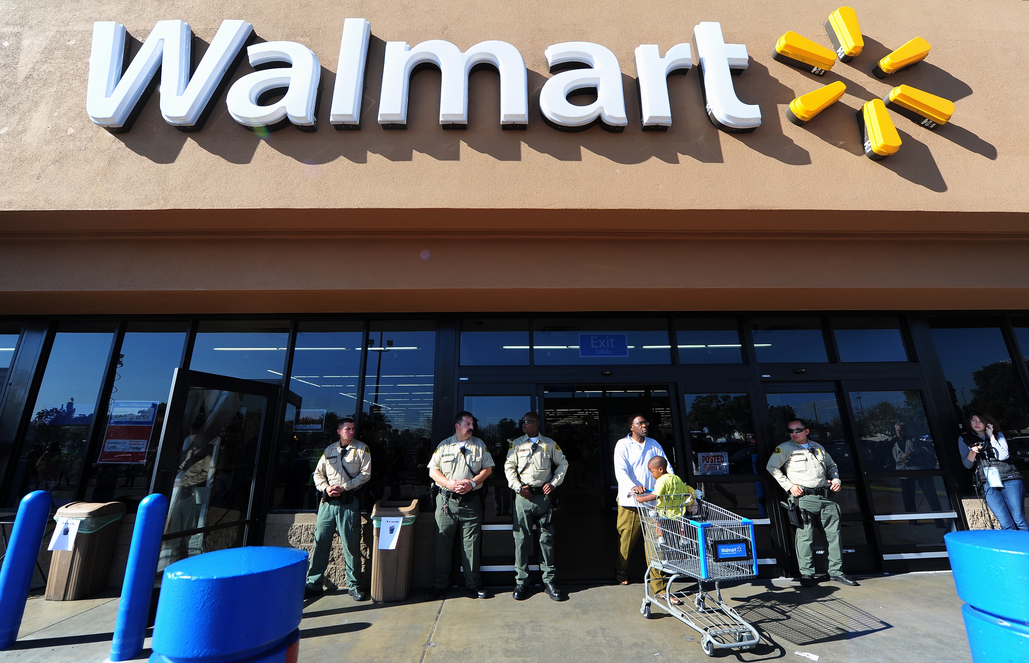 US-RETAIL-BLACKFRIDAY-WALMART-PROTEST