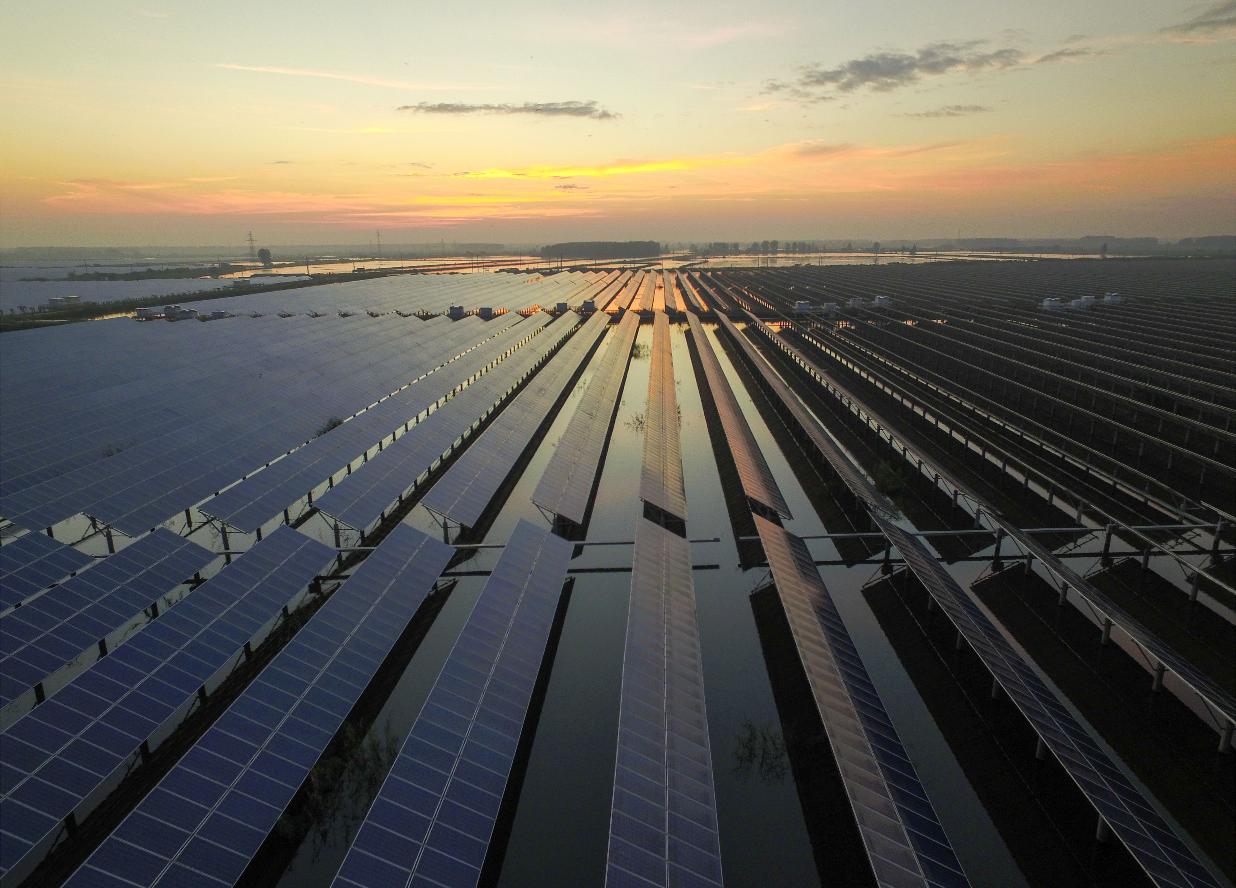 Large Photovoltaic Power Plant Built Above Water In Taizhou