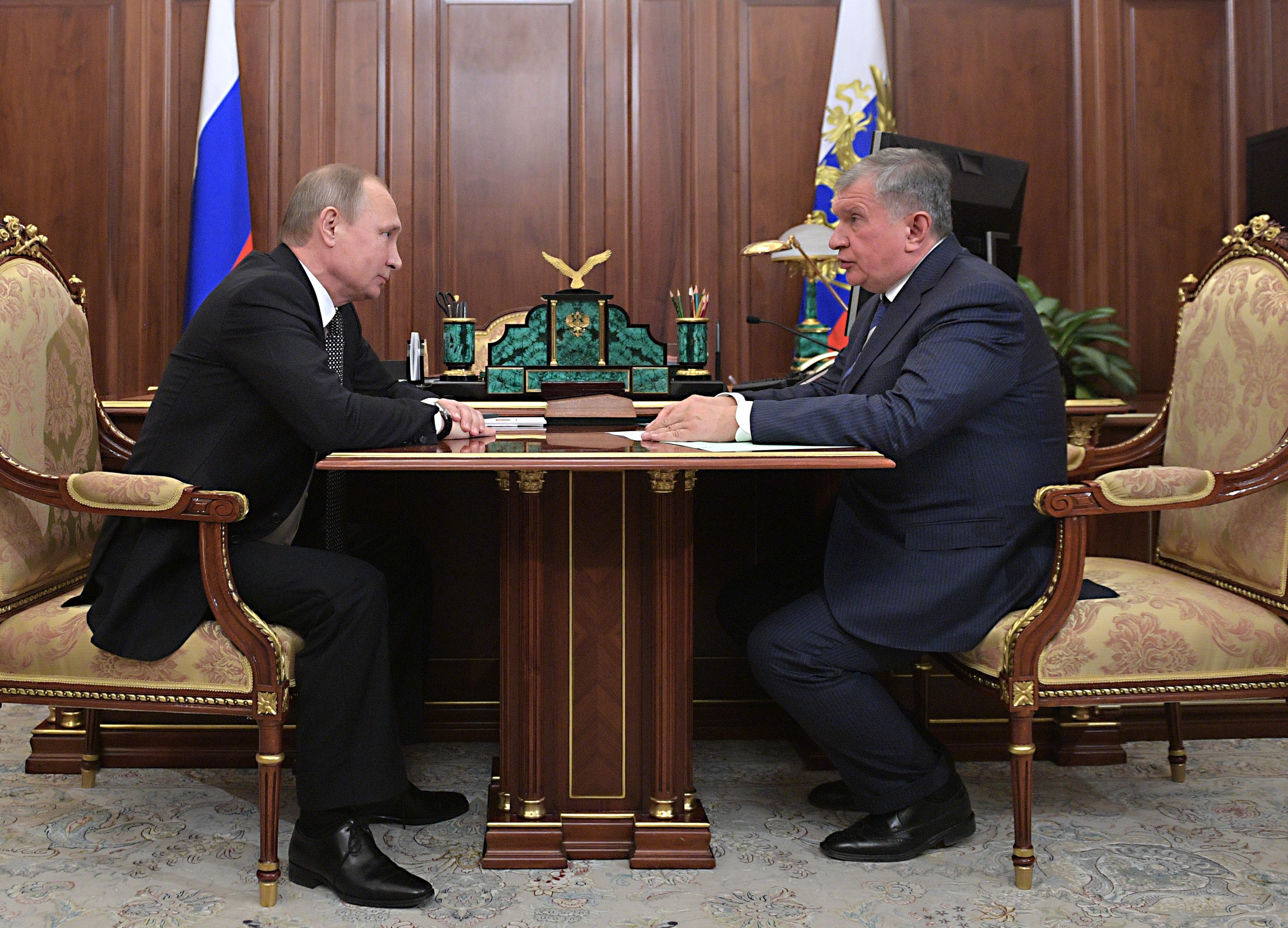 RUSSIA-POLITICS-ECONOMY