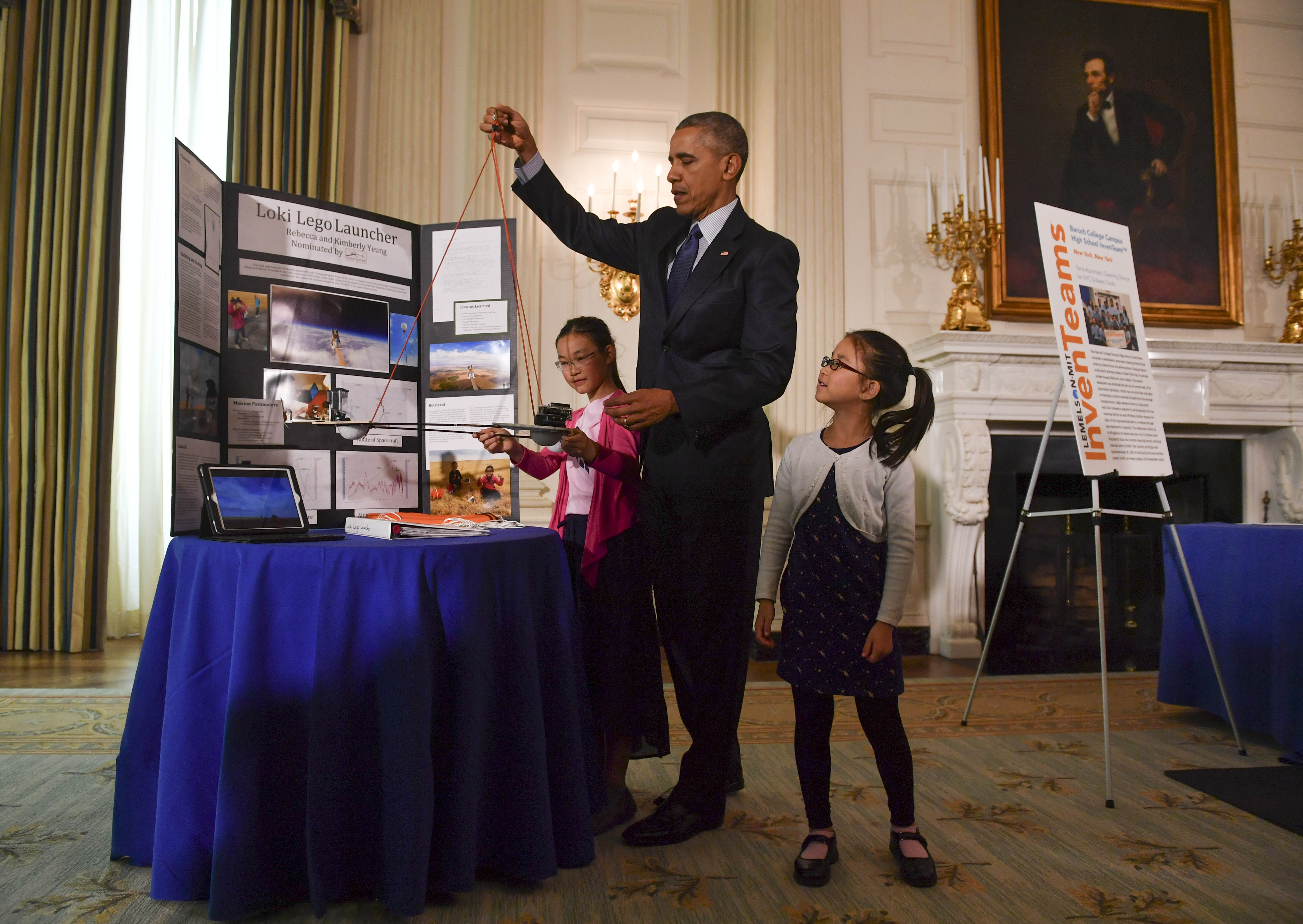WASHINGTON, DC - APRIL 13: Sisters Kimberly, 9, right, and Rebe