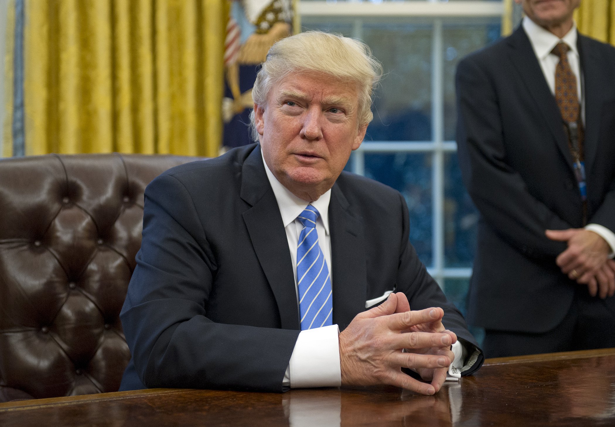 172301_EM_TRUMPCUT