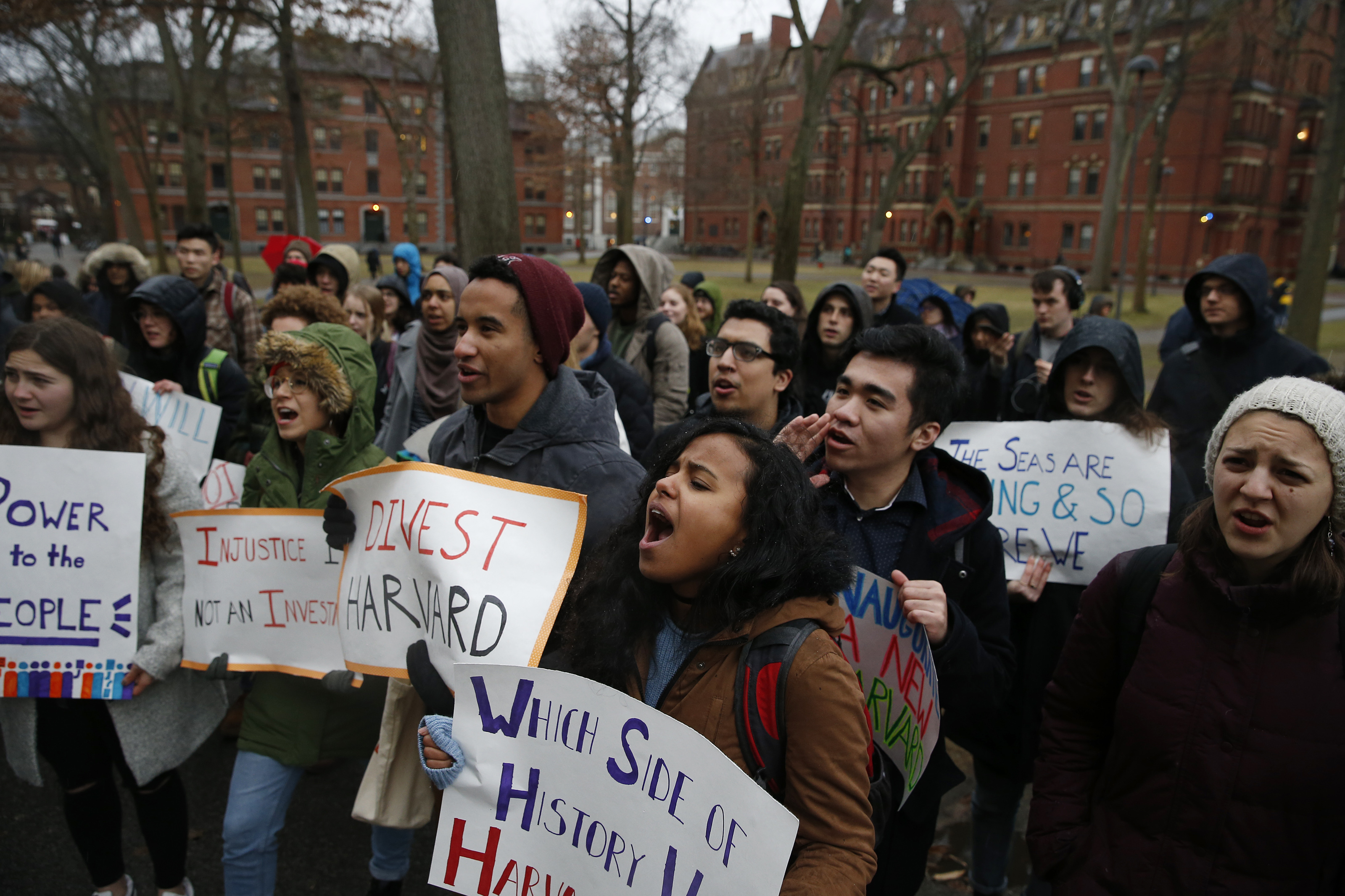 Harvard Students Rally Before Delivering Letter To University President