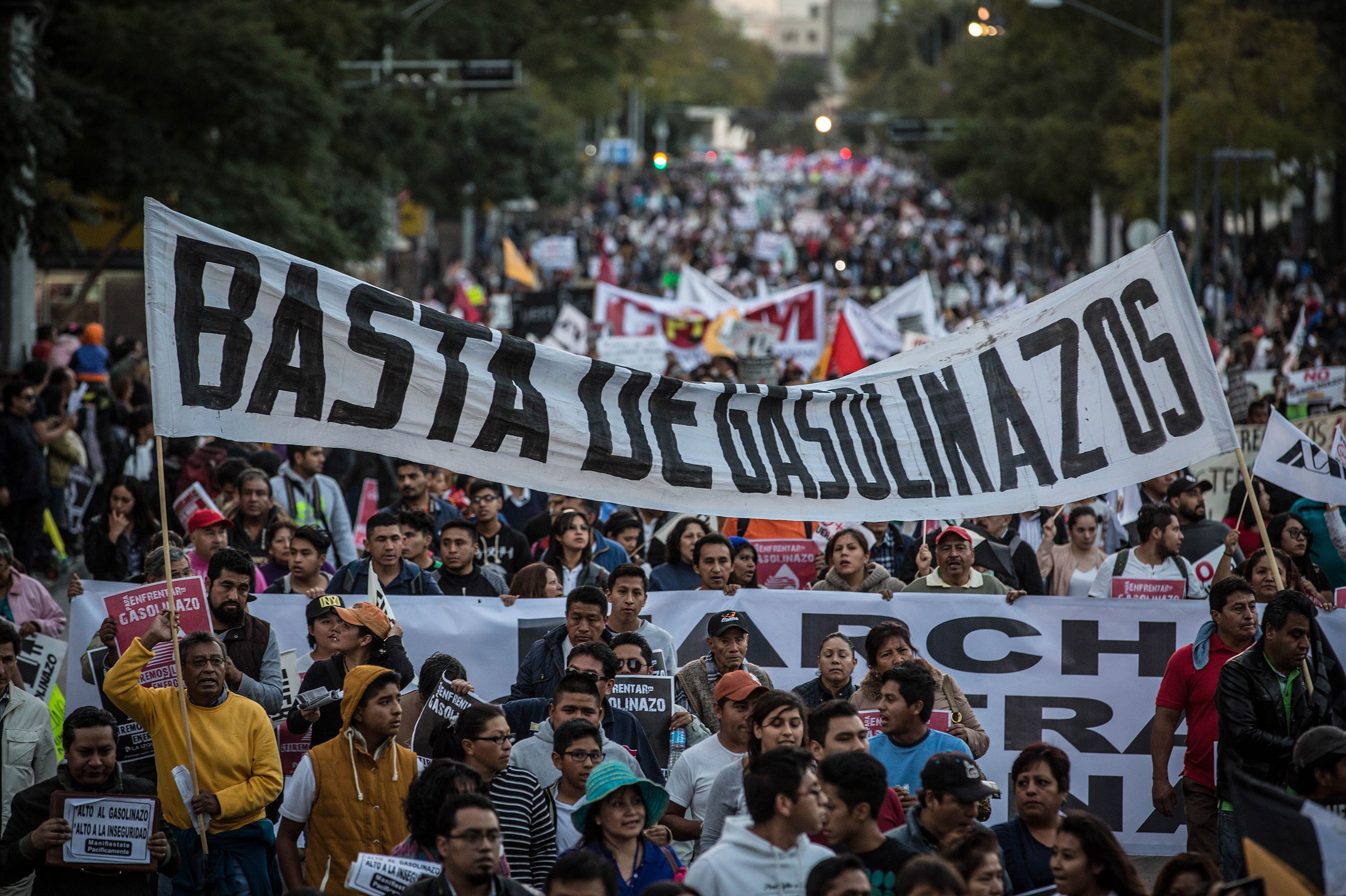 gas protest mexico drivers crossing border california prices