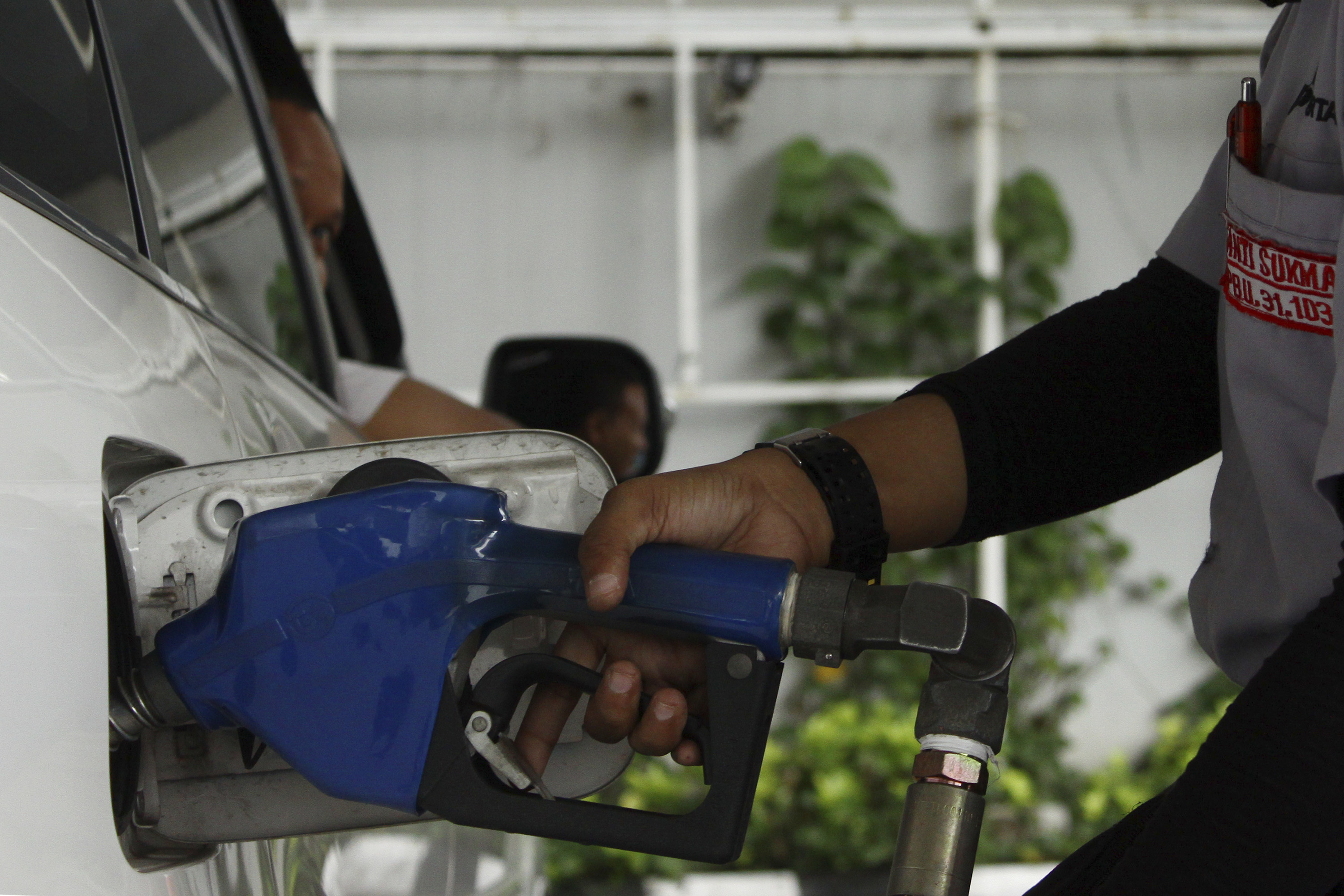 Indonesian government raising fuel price