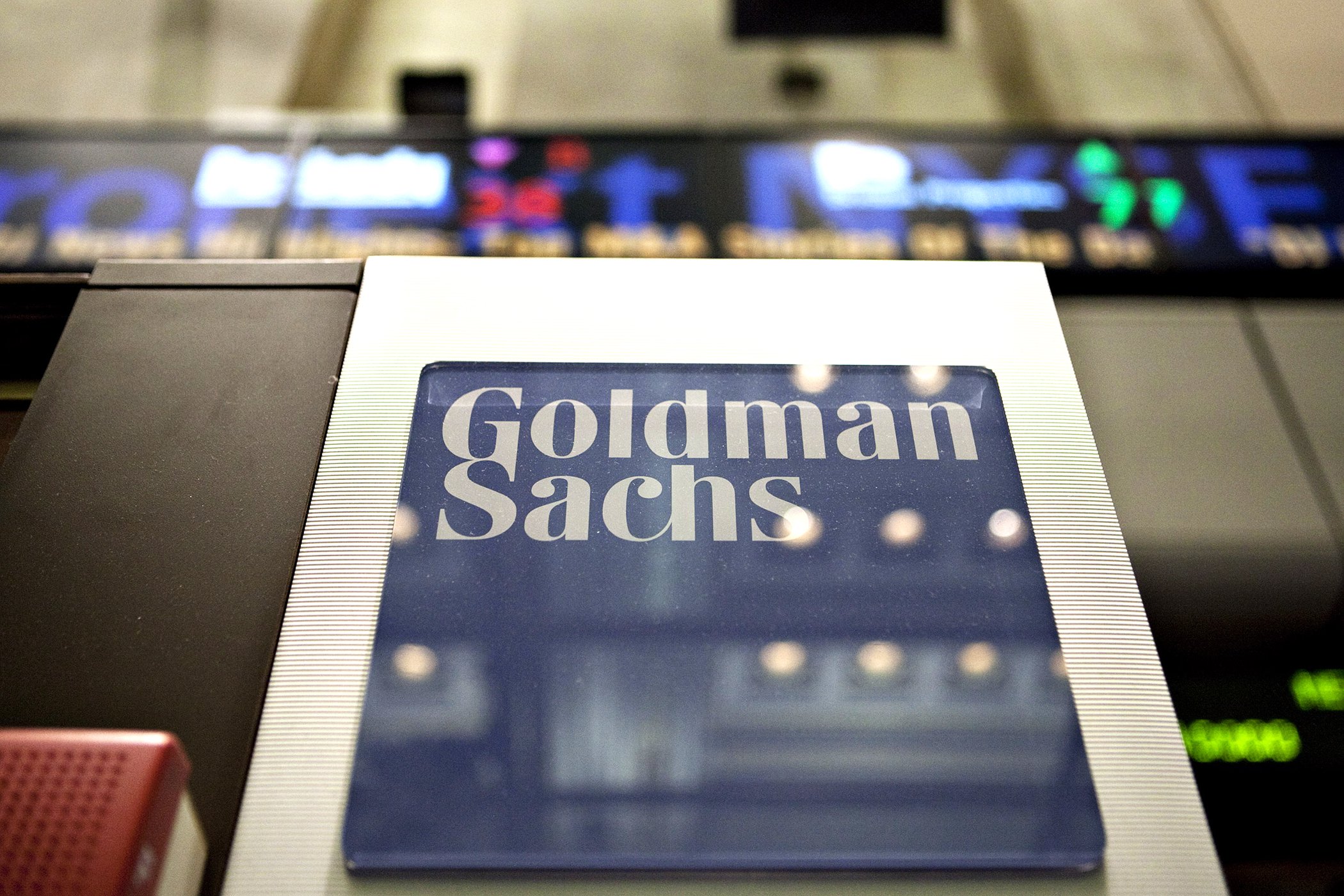 Goldman Sachs Hands Clients Losses In 'Top Trades'