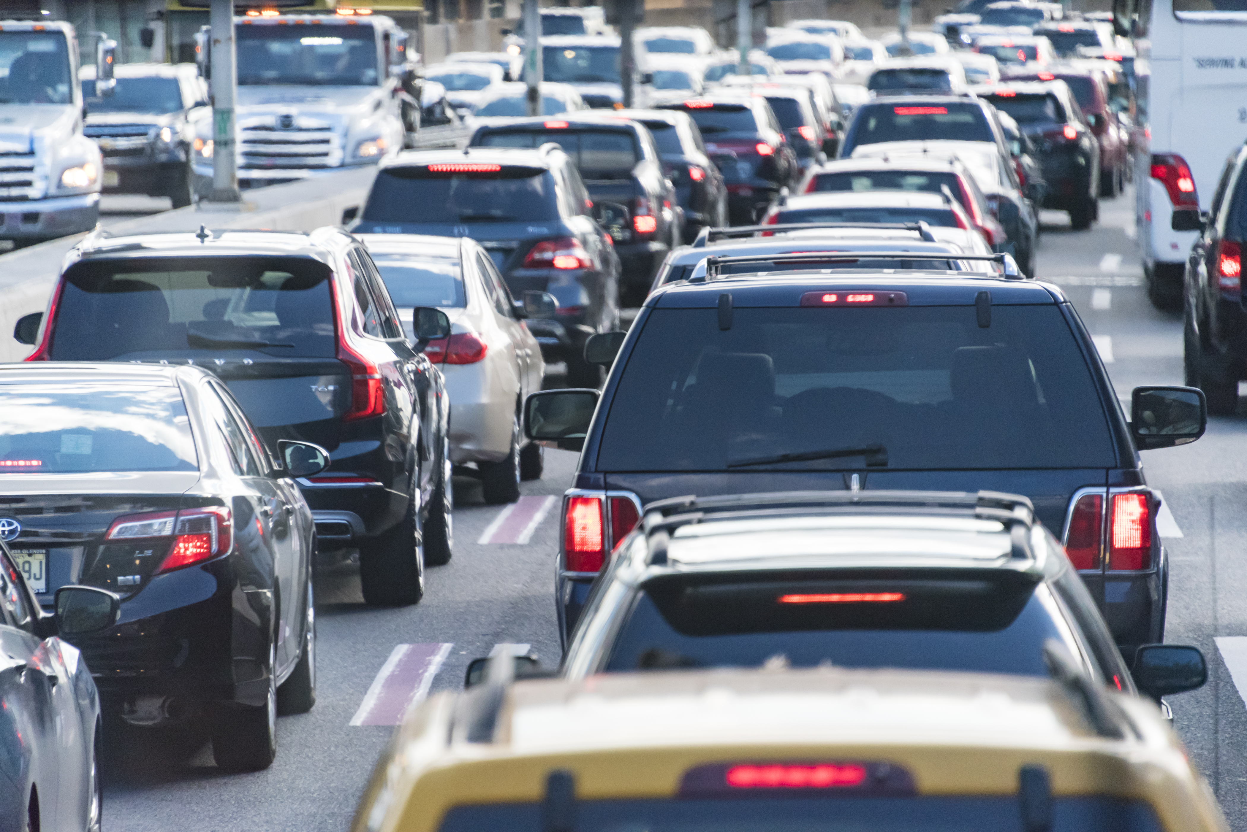 New York city traffic jam: Cars stuck in heavy traffic jam