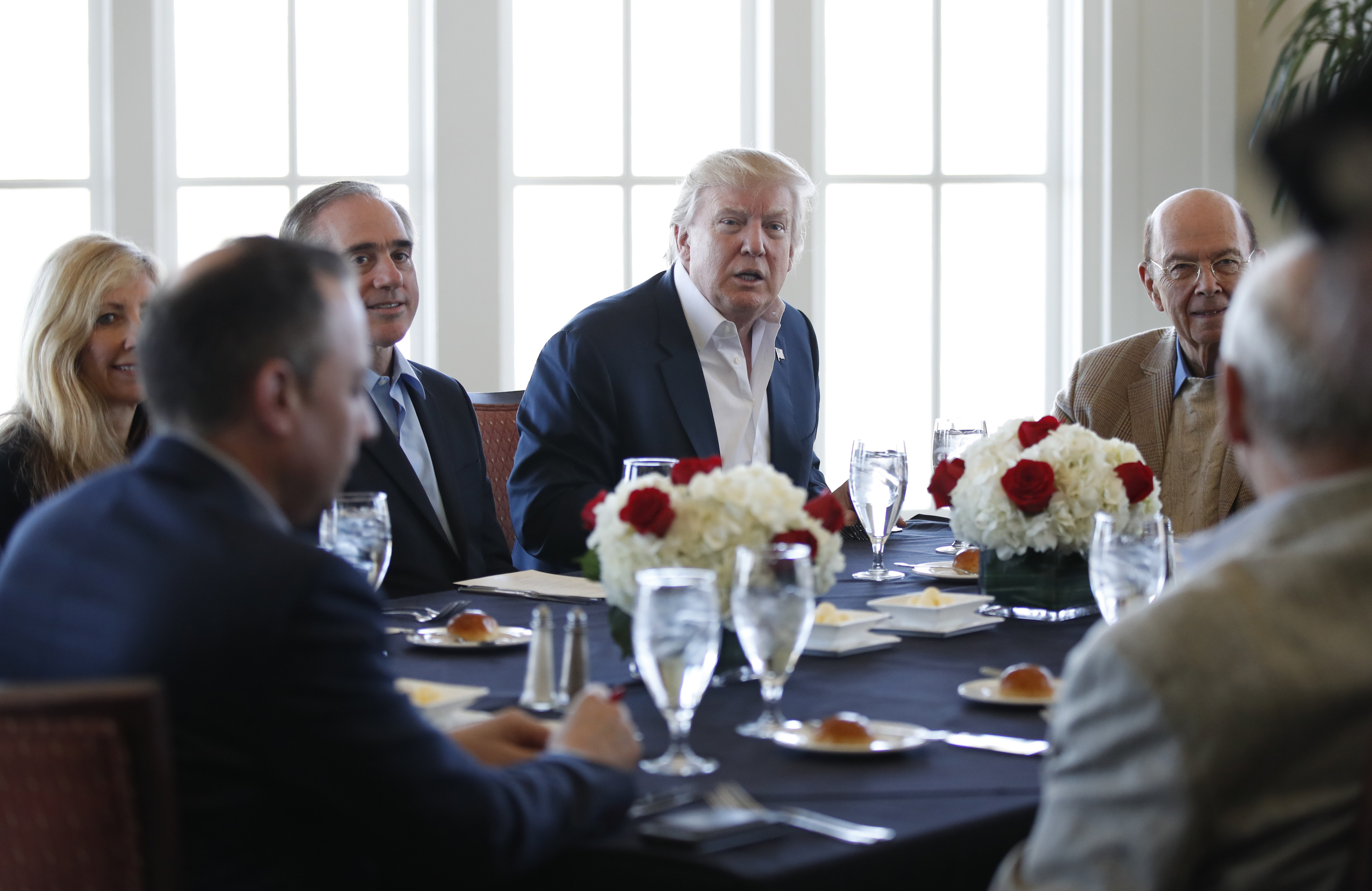 Donald Trump, Reince Priebus, Merle Bari, David Shulkin, Wilbur Ross