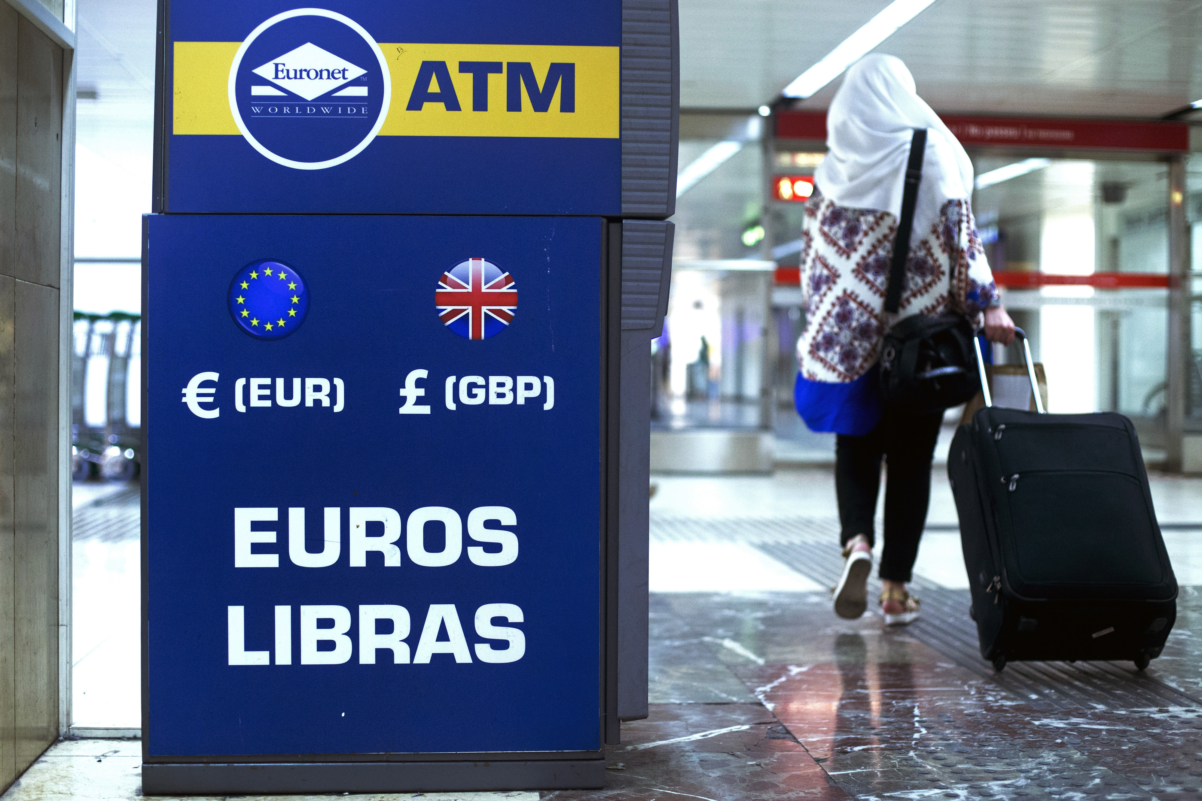 General Economy As Spaniards Raise Toast To Recovery