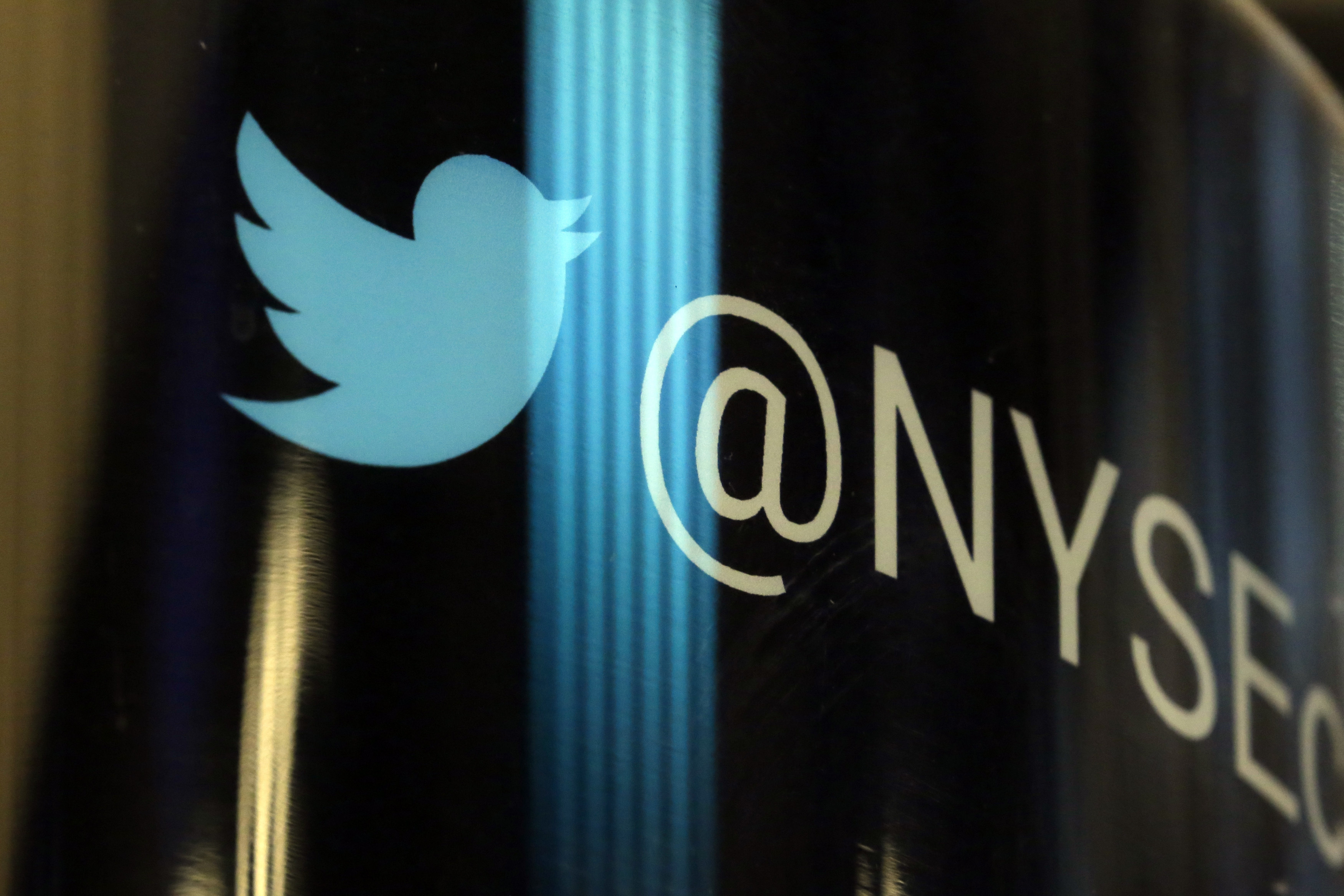 Twitter-No Trump Boost