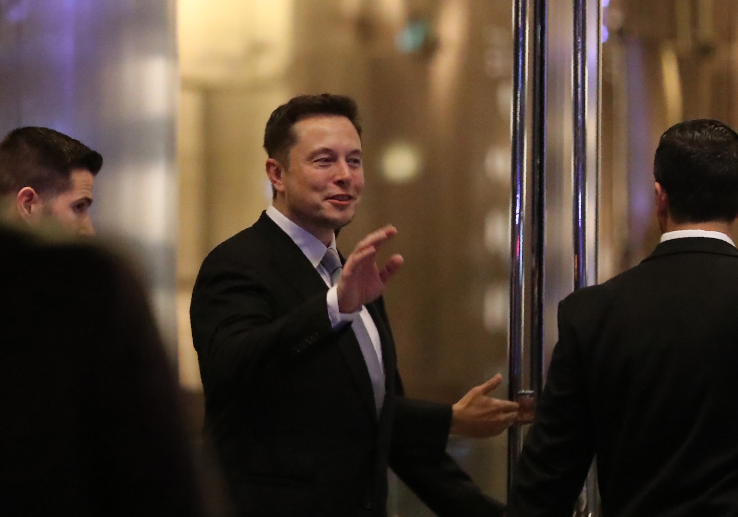 DOUNIAMAG-UAE-GULF-AUTOMOBILE-TESLA-TECHNOLOGY-TRANSPORT
