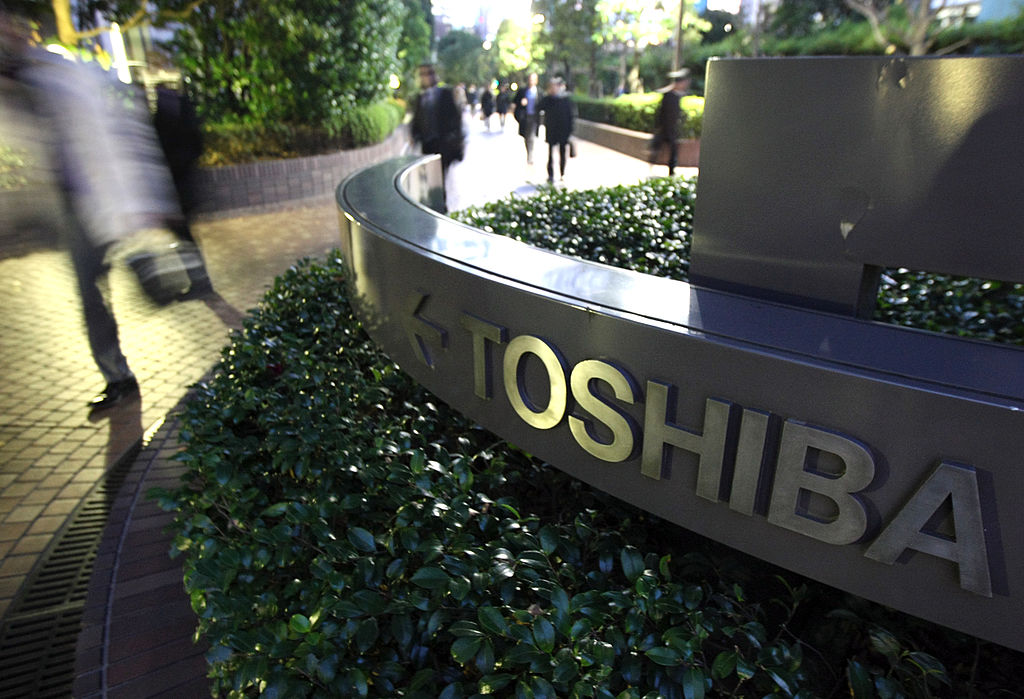 Toshiba To Sell Chip Plant To Sony, Outsource Output To Samsung