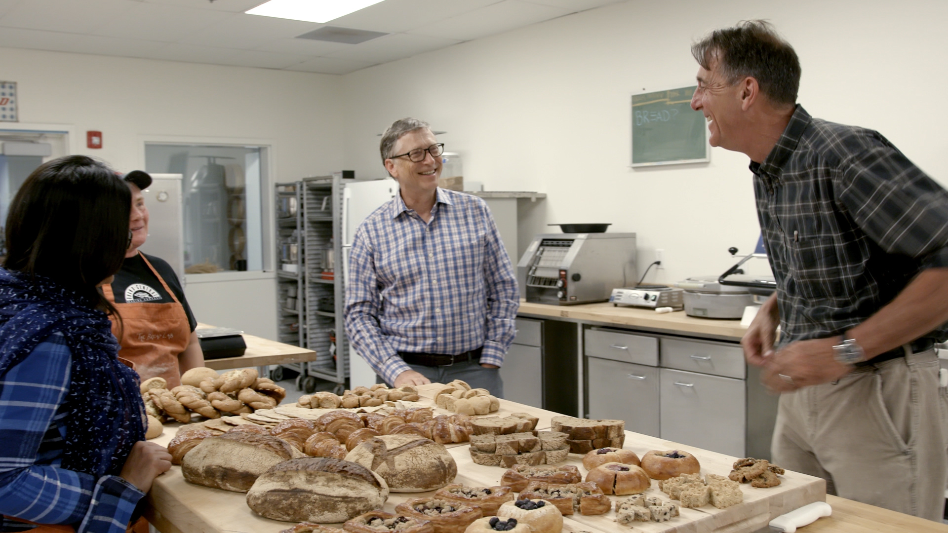 Bill Gates visits Washington State University's Bread Lab.