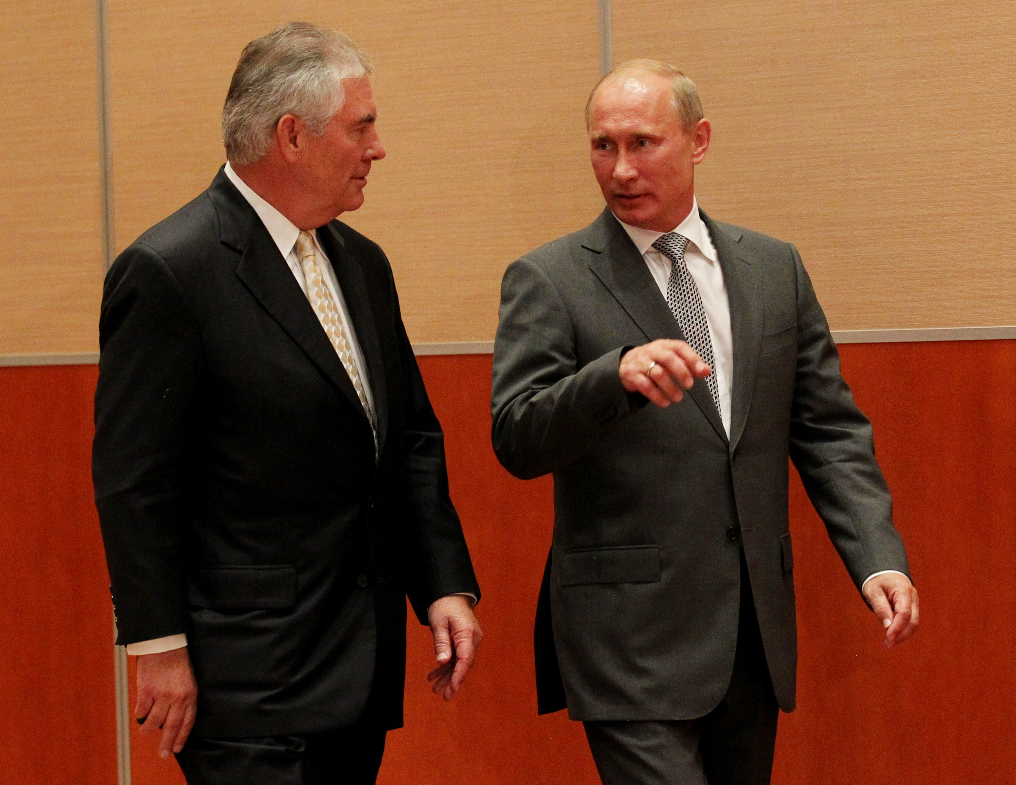 Exxon Mobil Agrees Arctic Oil Exploration Deal With Russian Oil Company