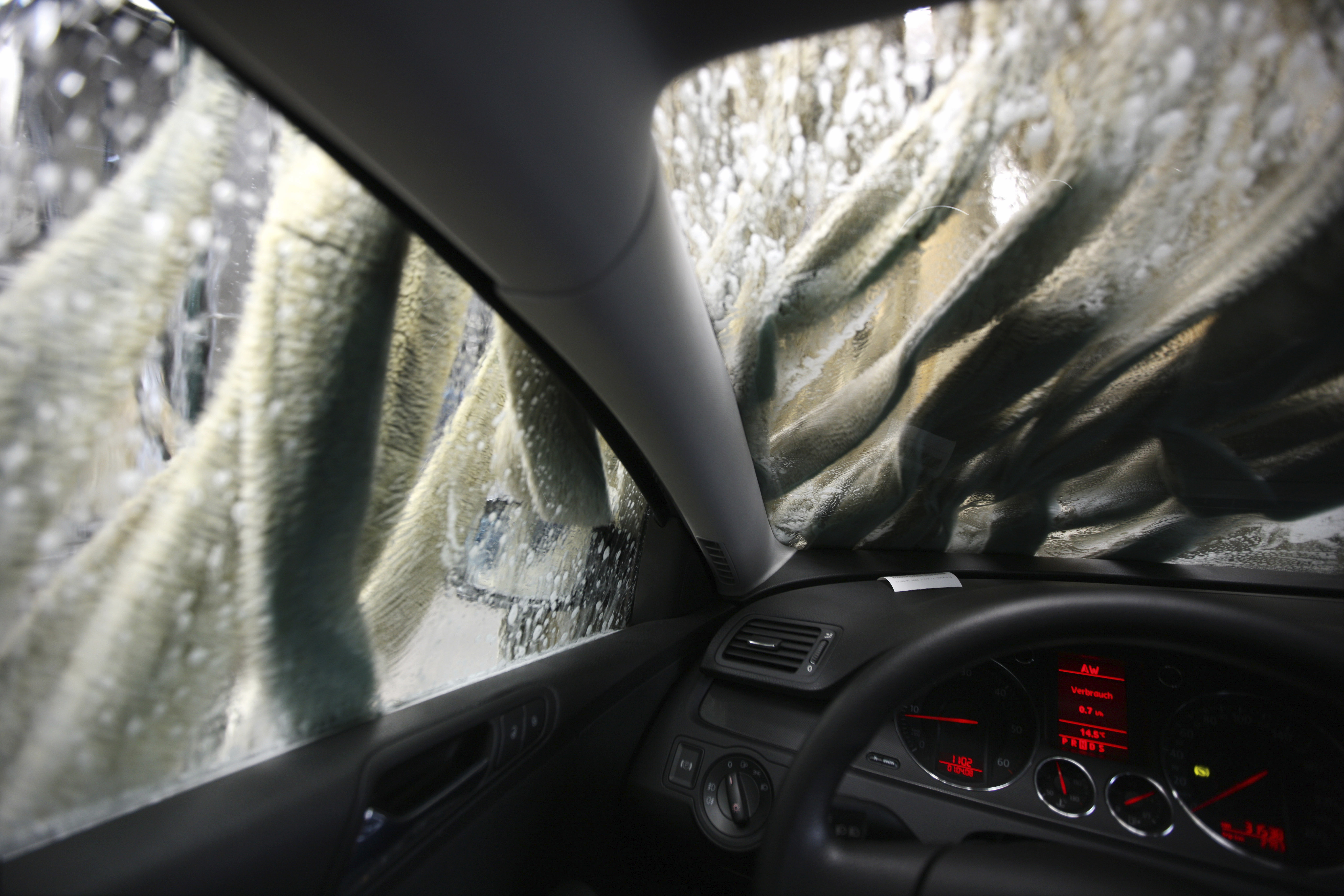 Automatic washing bay, car wash