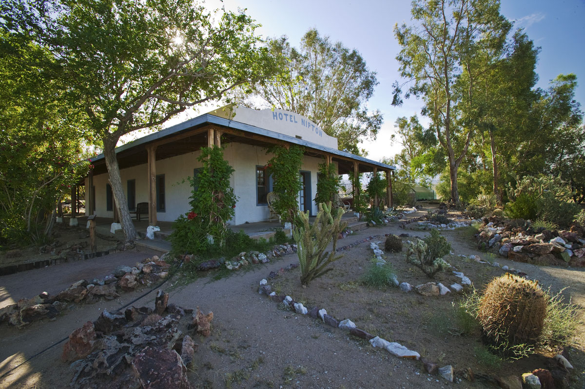 Desert hotel in Nipton, California