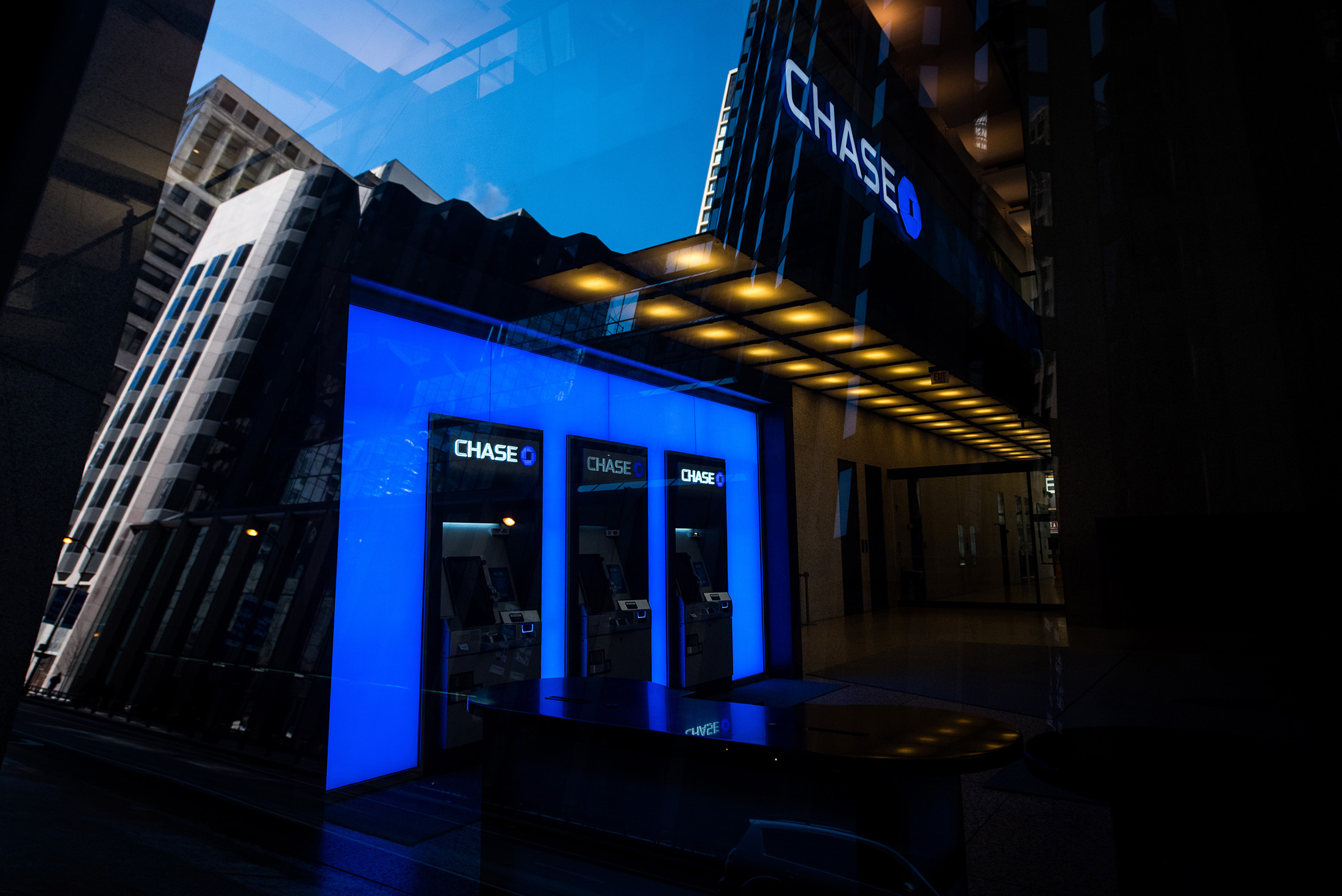 JPMorgan Chase & Co. Bank Branch Ahead of Earnings Figures