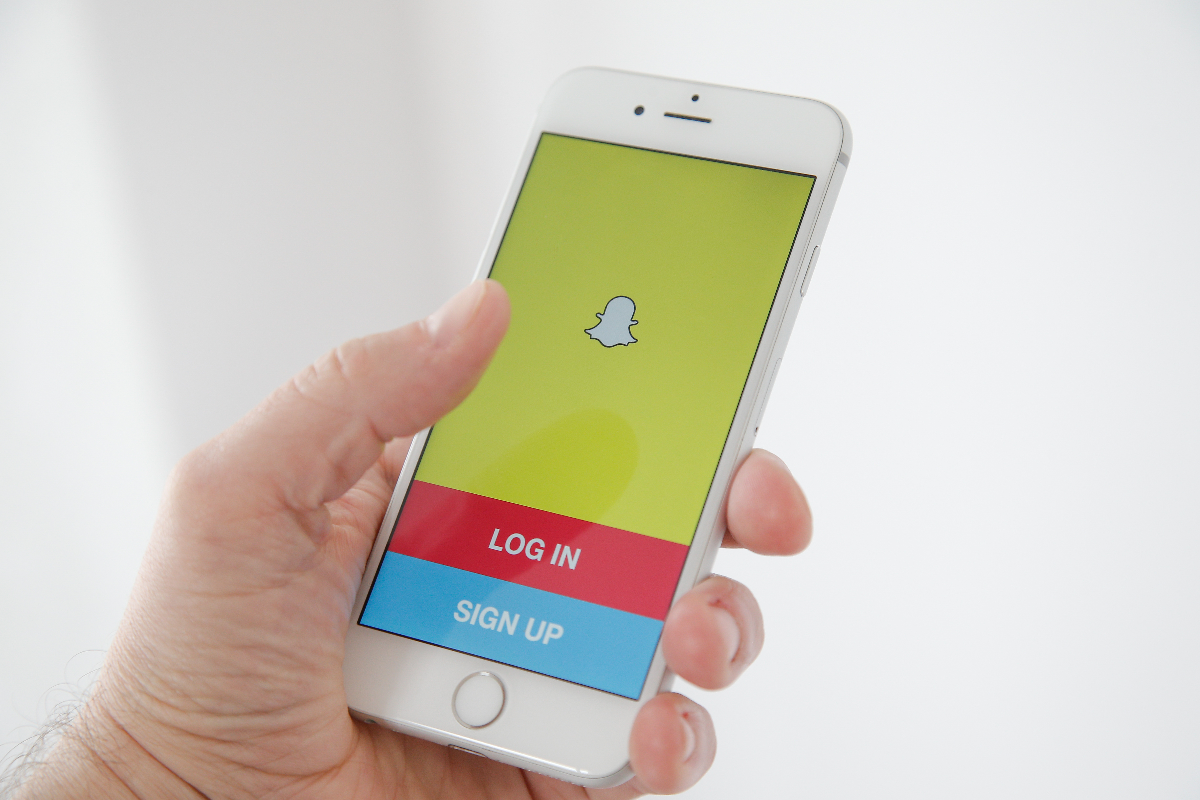 Snapchat now allows Snaps without time limit.