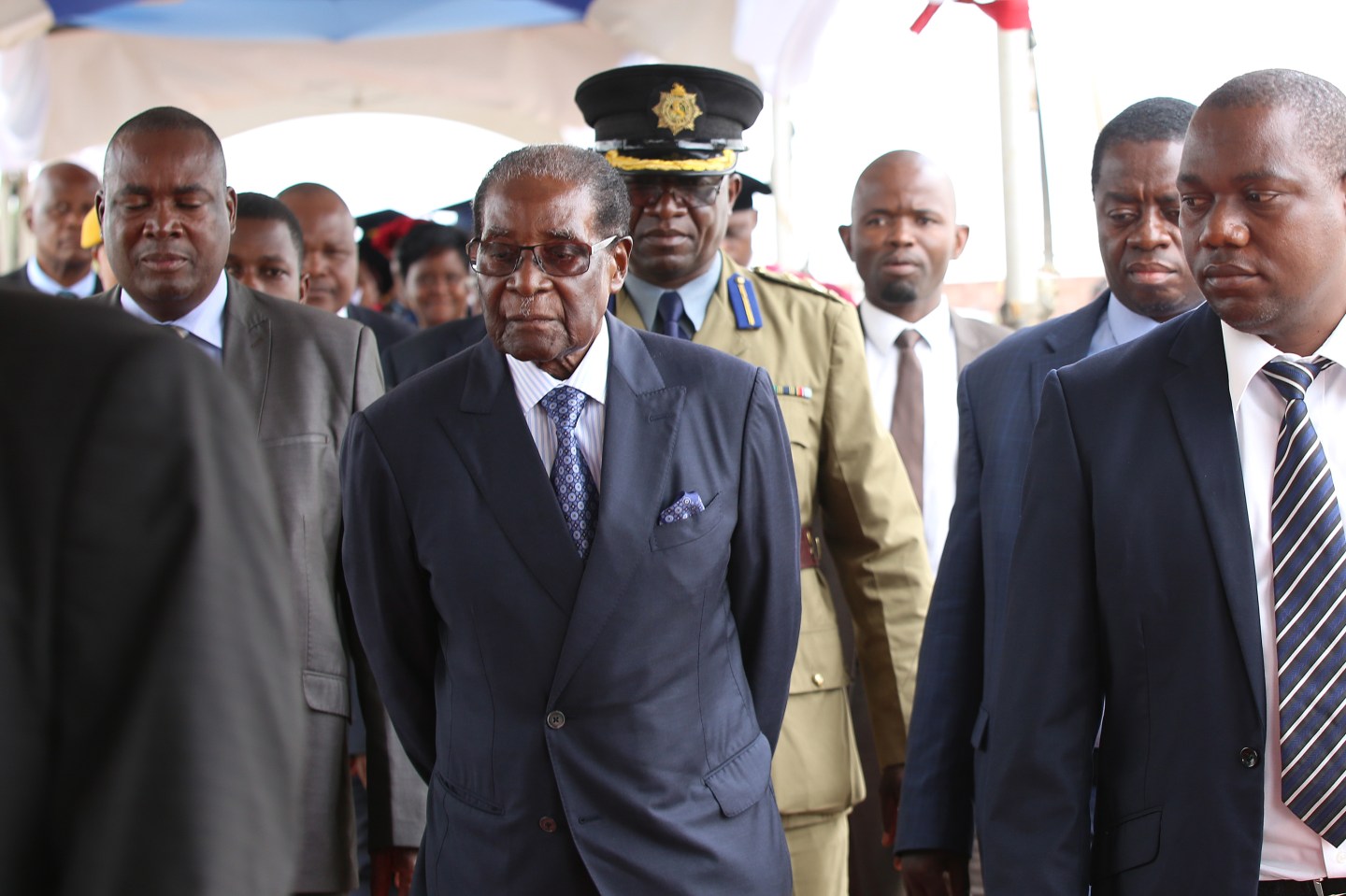 Zimbabwe's Mugabe Said to Risk Impeachment If He Doesn't Quit