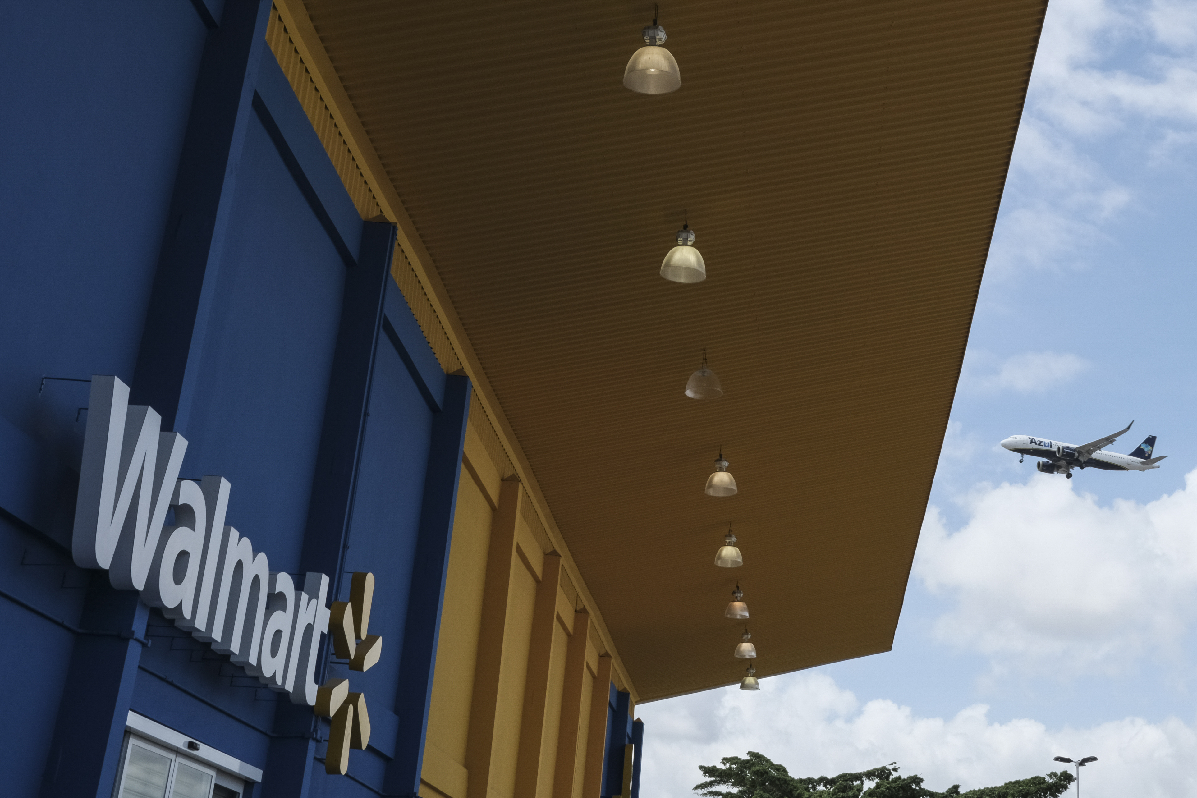 Walmart, Unified Physical And Online Units In Brazil