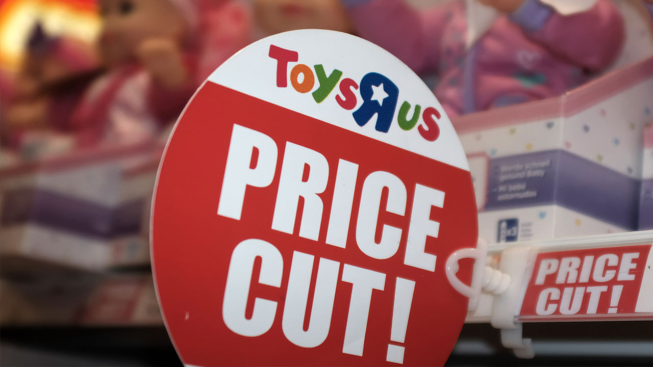 Toys R Us liquidation sales