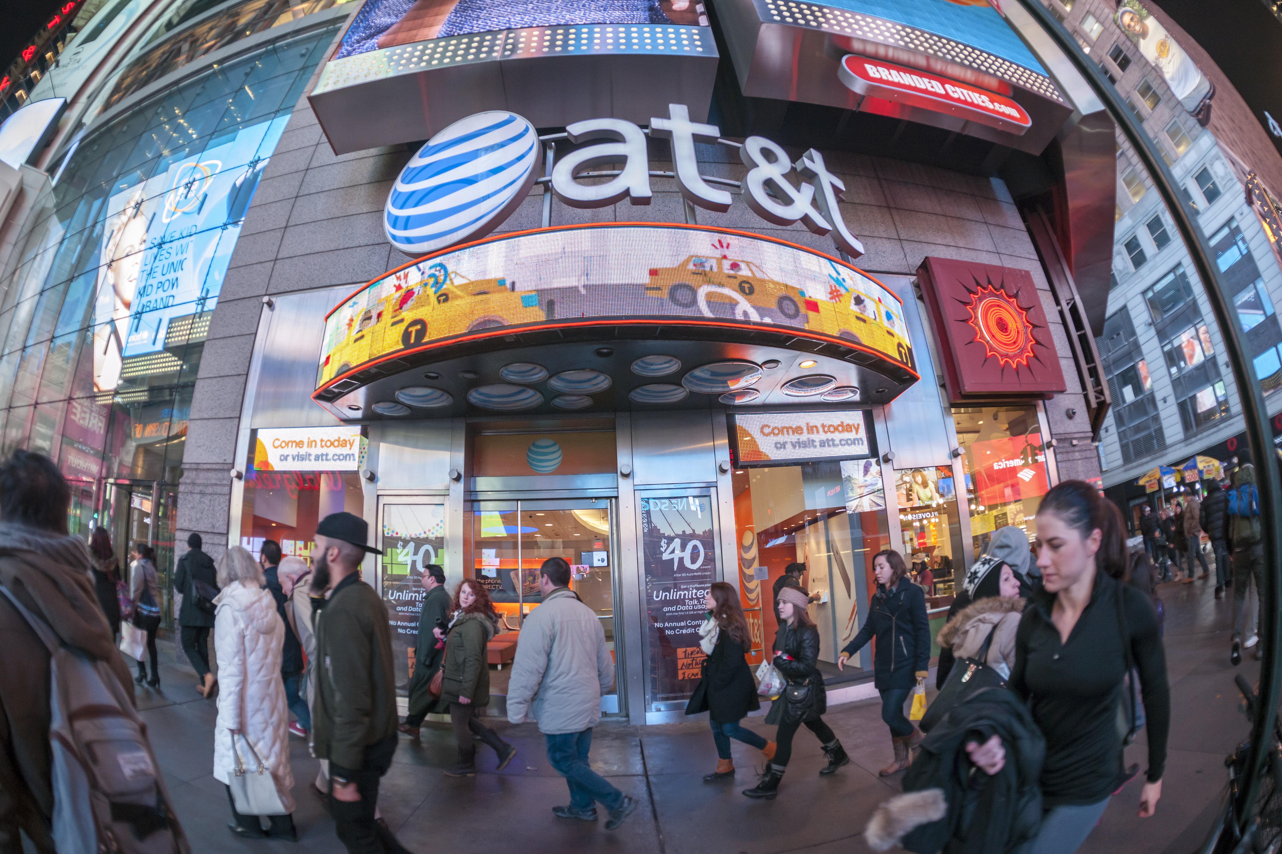 AT&T adds 2.8 million customers