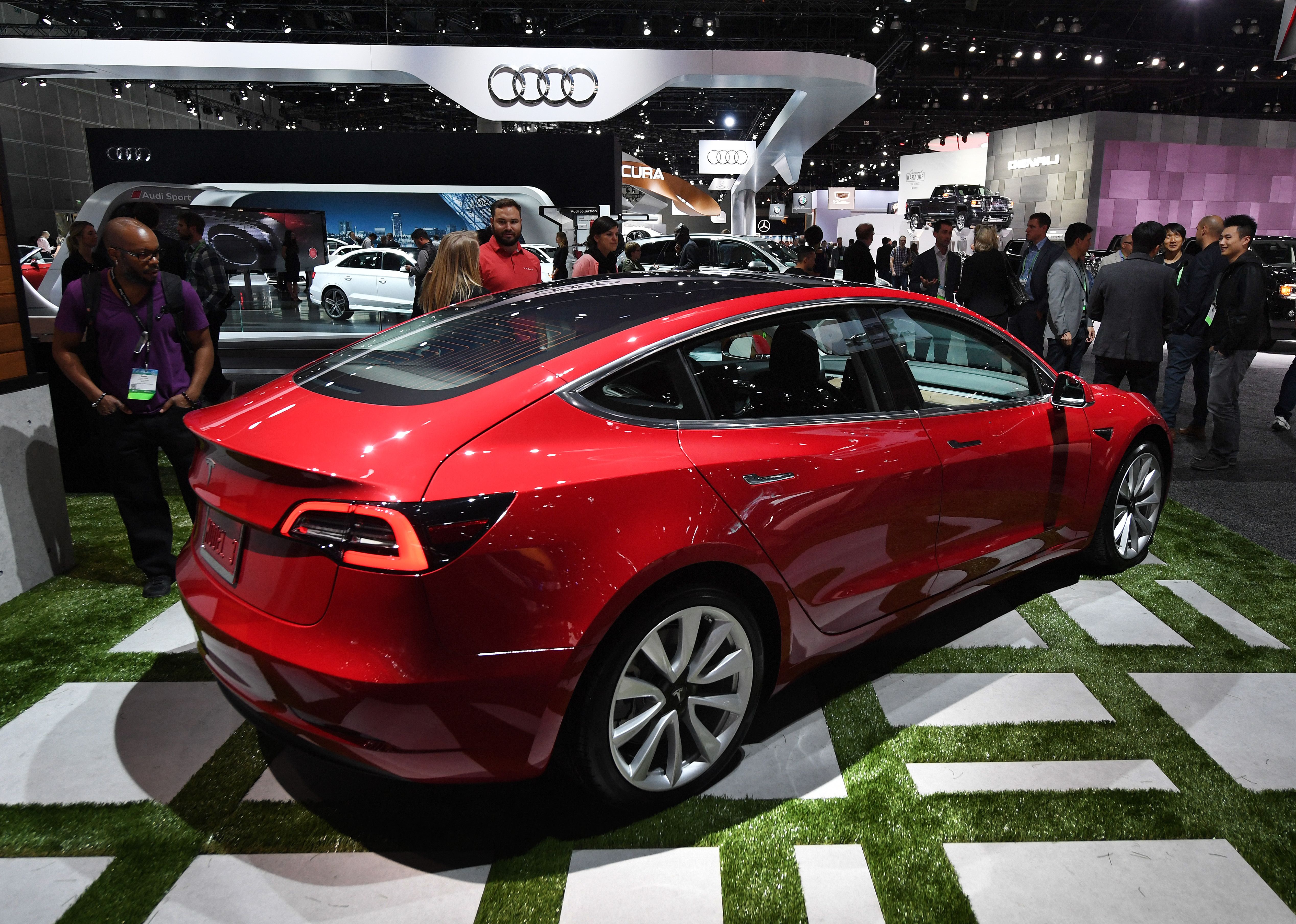 Tesla Model 3,