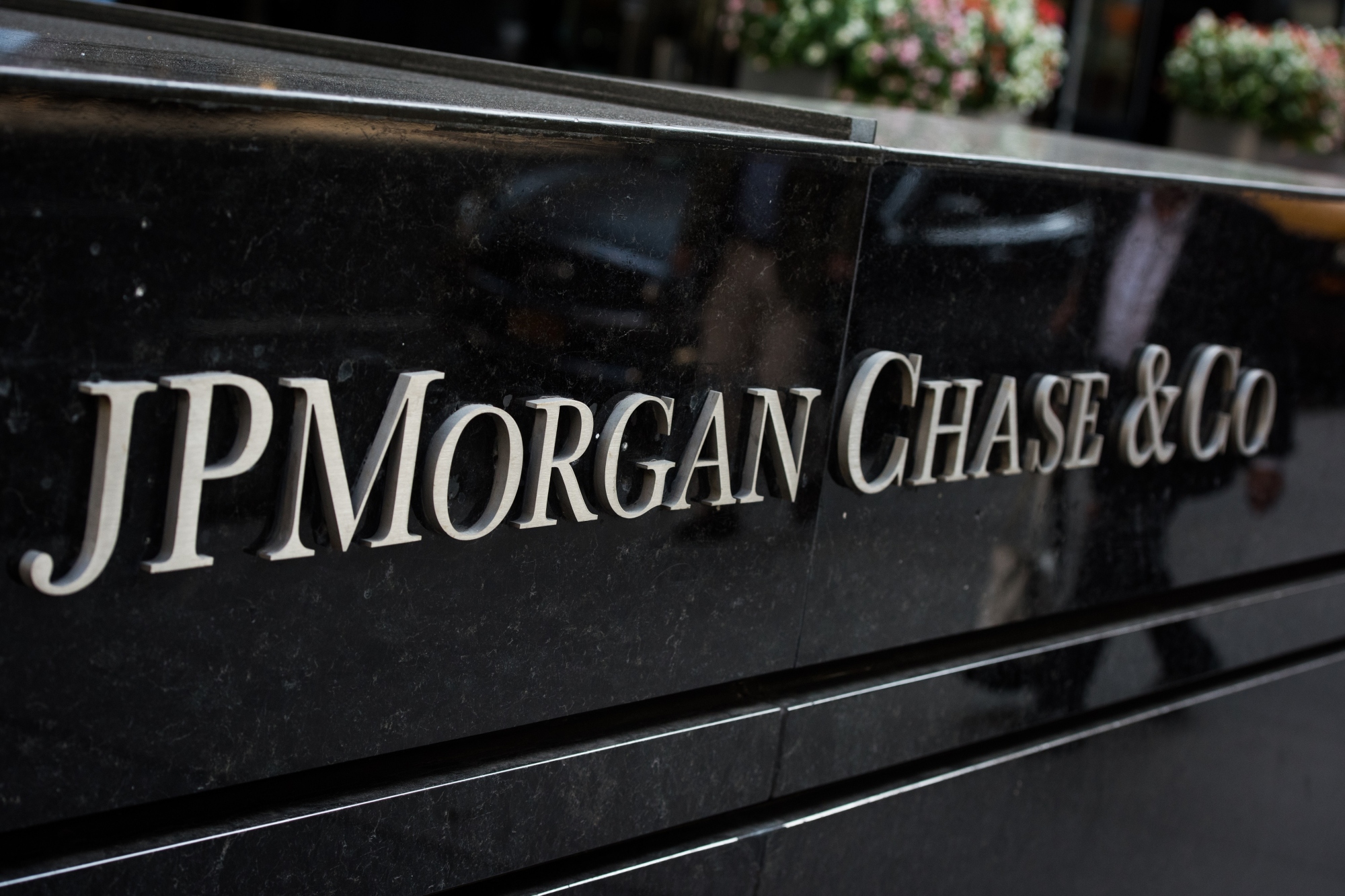 1492580561_JP morgan