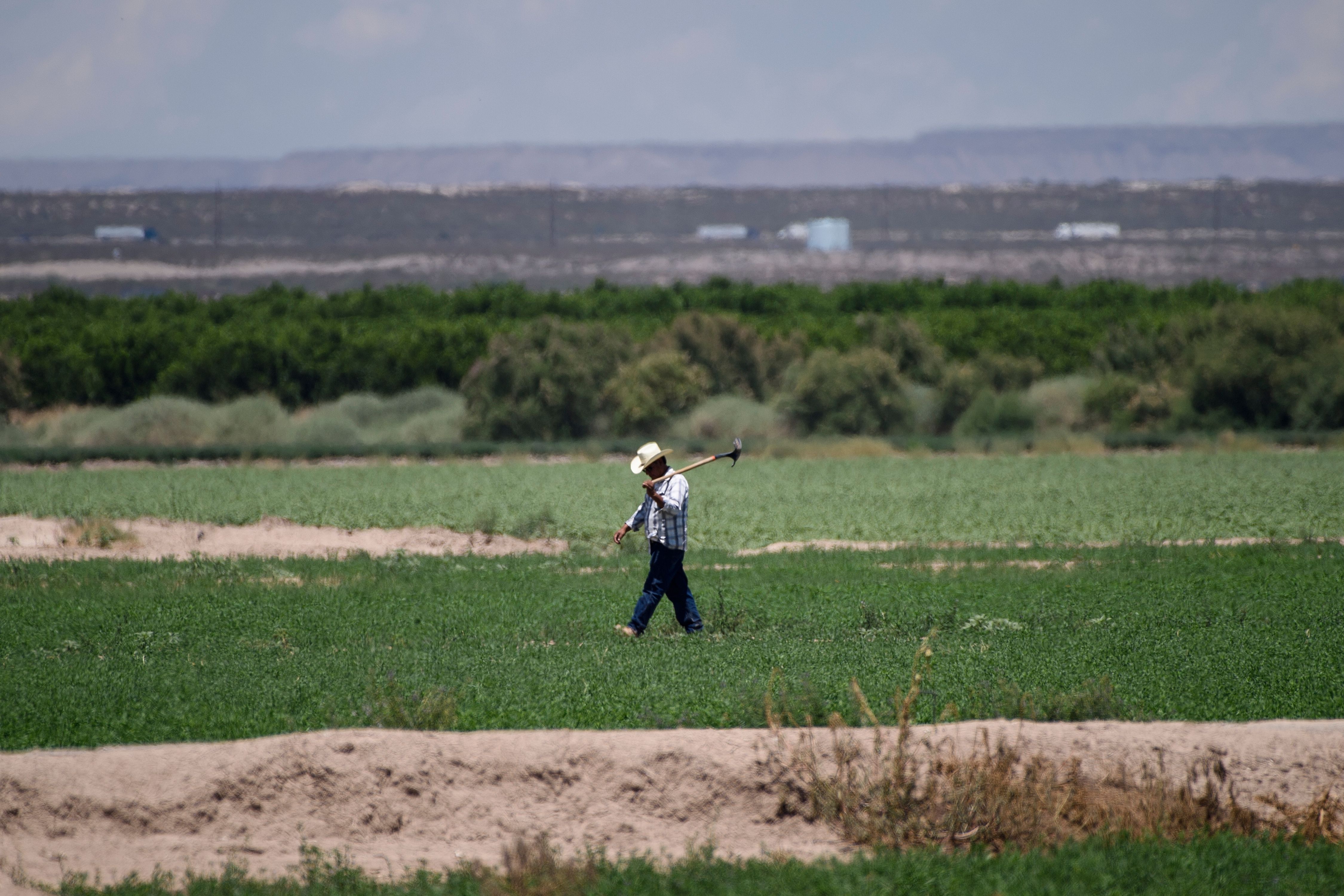 US-MEXICO-POLITICS-IMMIGRATION-TENT CITY