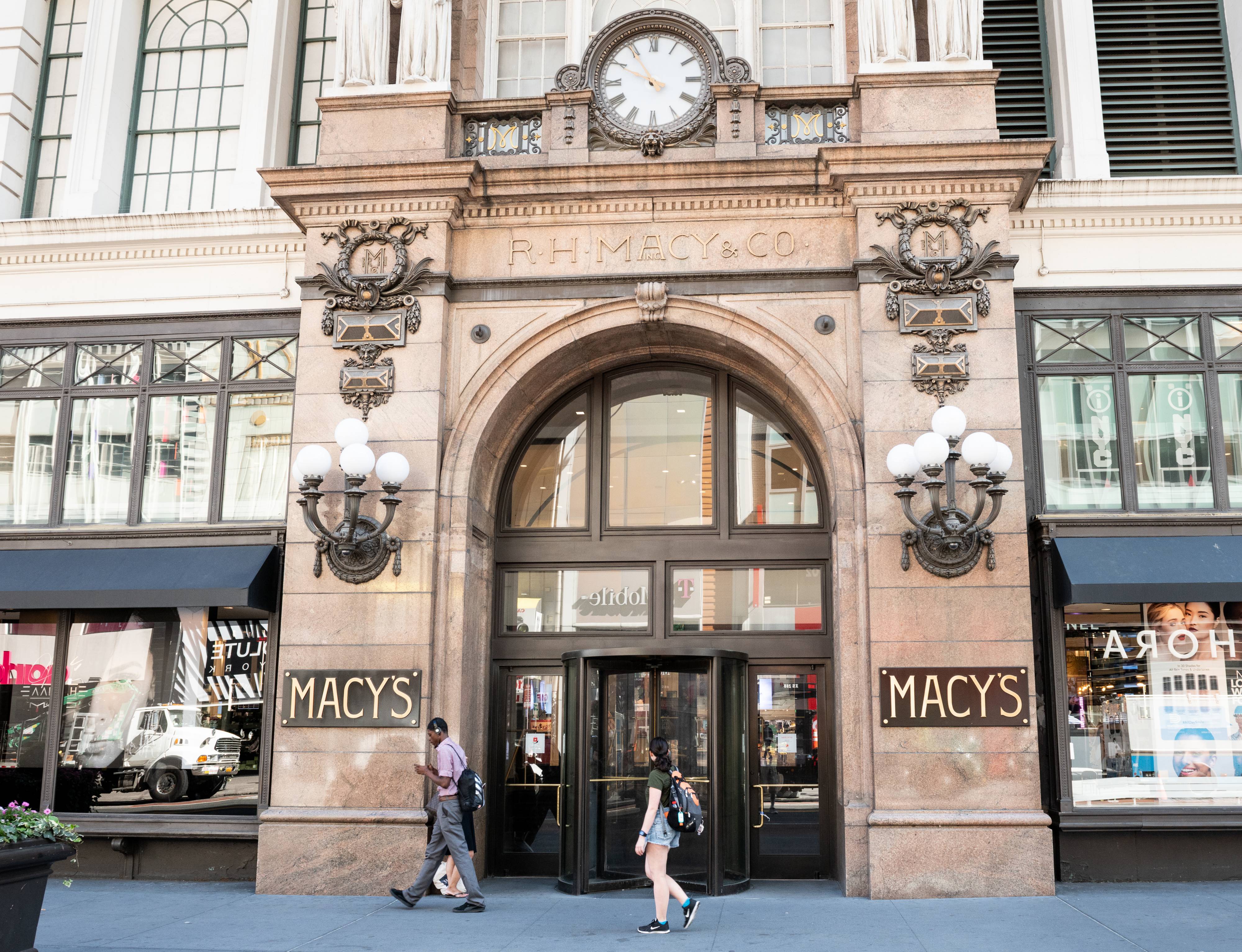 Macy's Earnings Report
