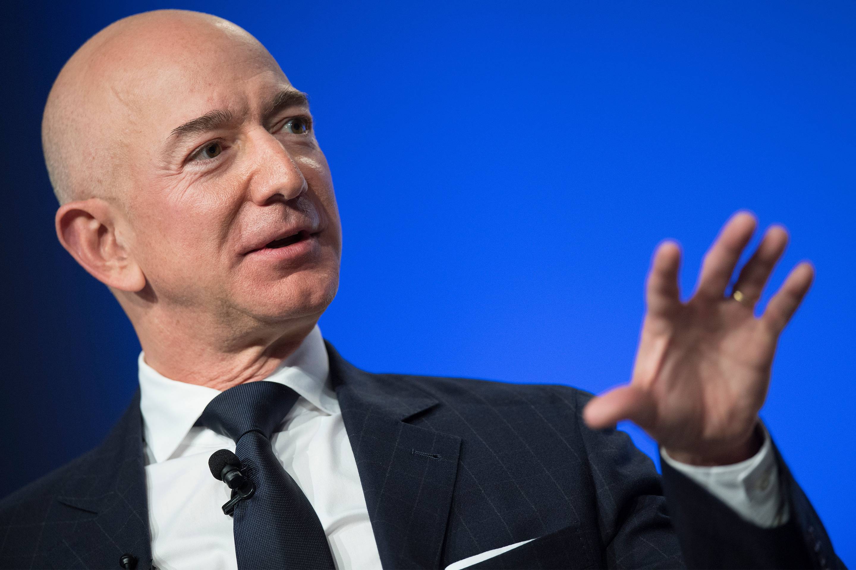 US-ECONOMY-CYBER-BEZOS