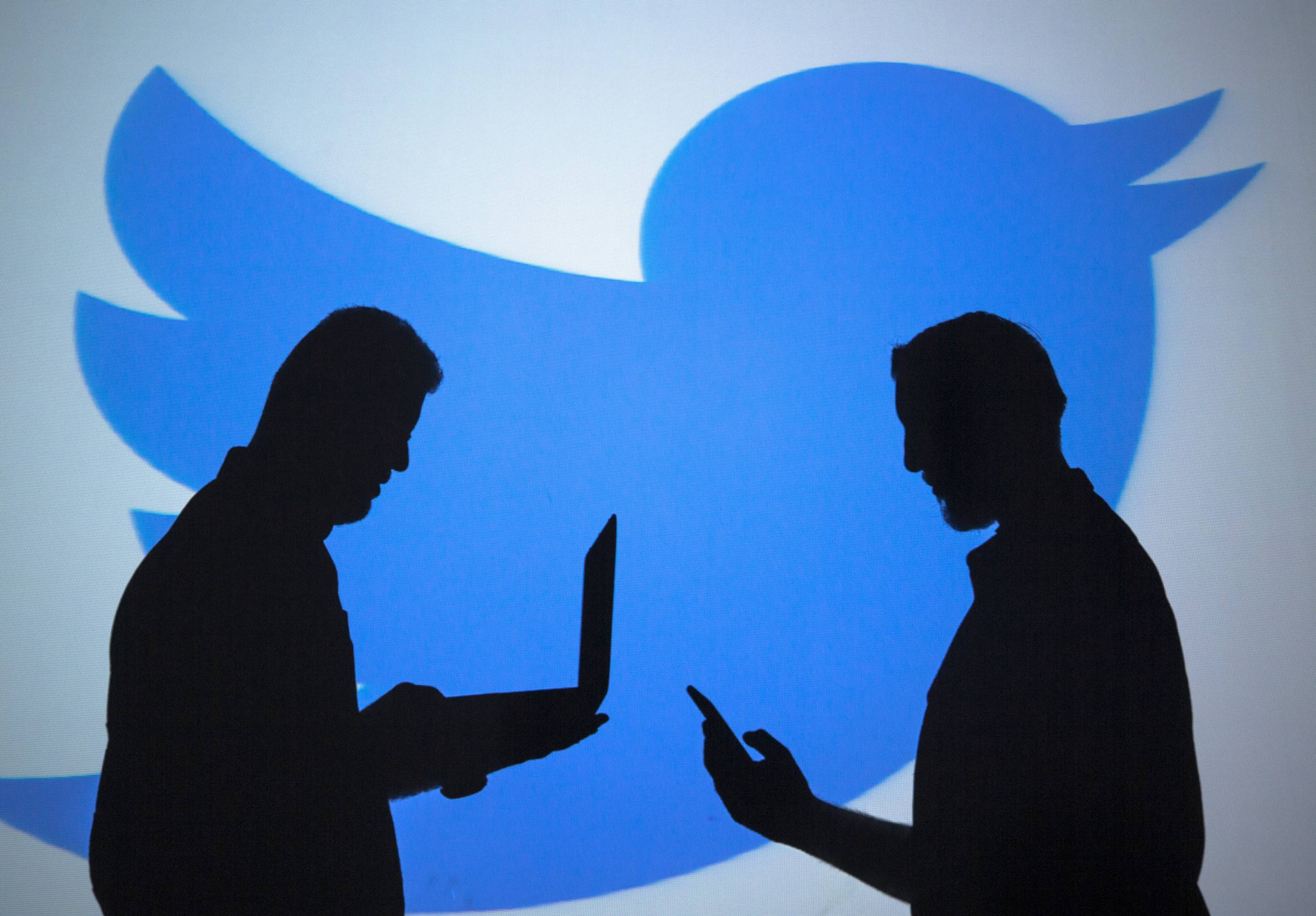 'Twitter' online news and social networking service application