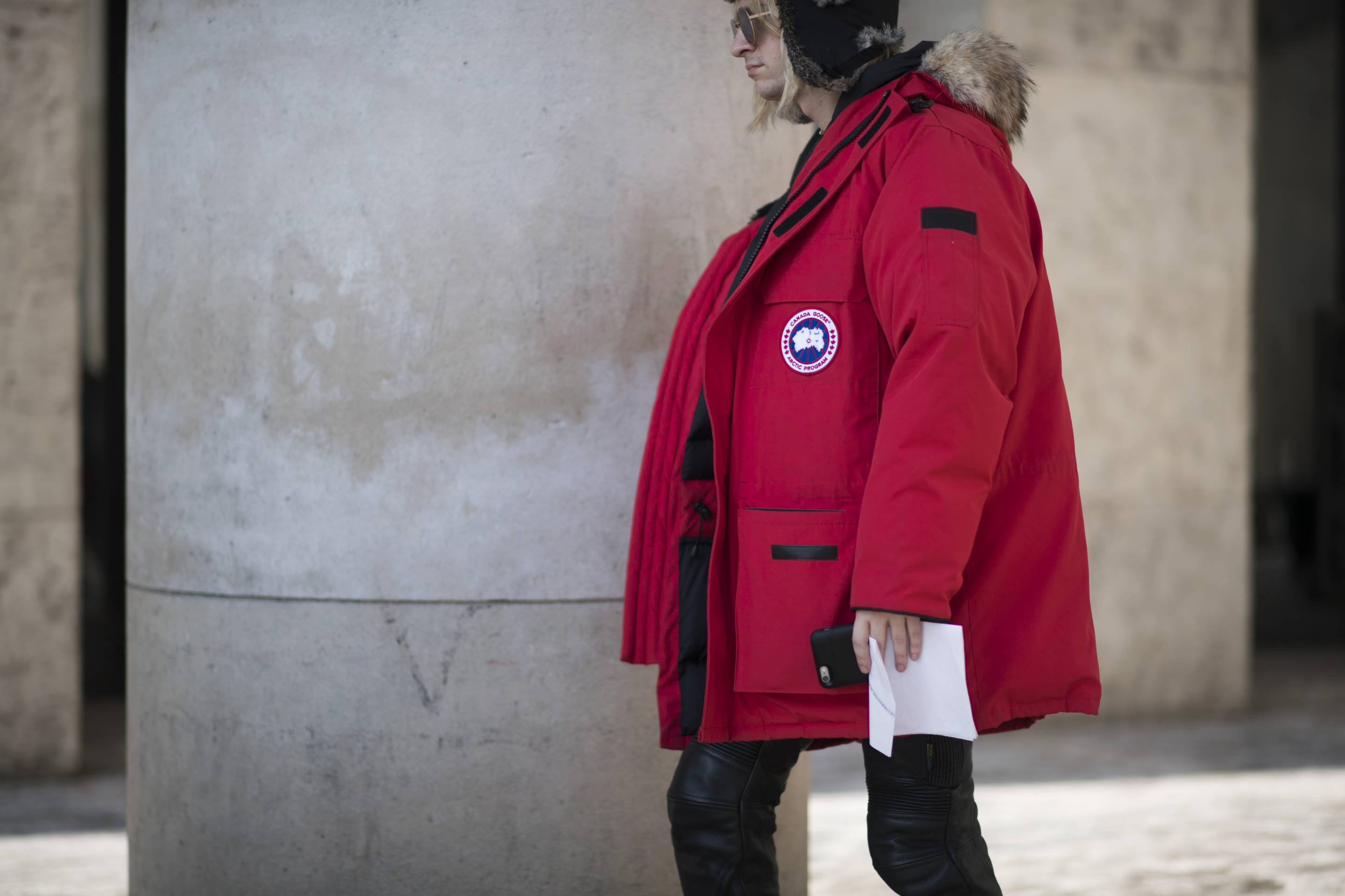 Street Style : Paris Fashion Week - Menswear Fall/Winter 2017/2018 : Day Three