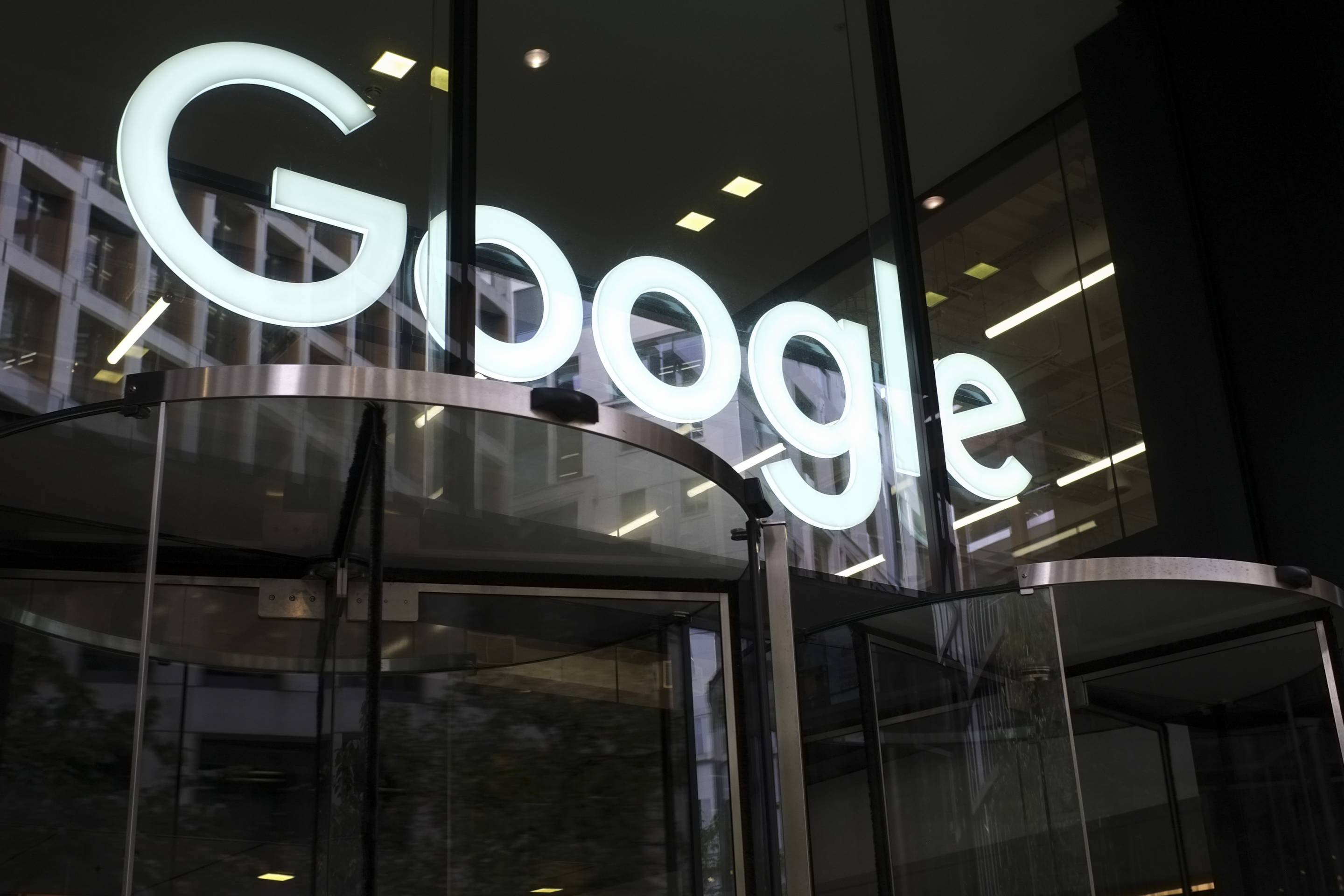 Google Staff Walk Out Over Women's Treatment In London