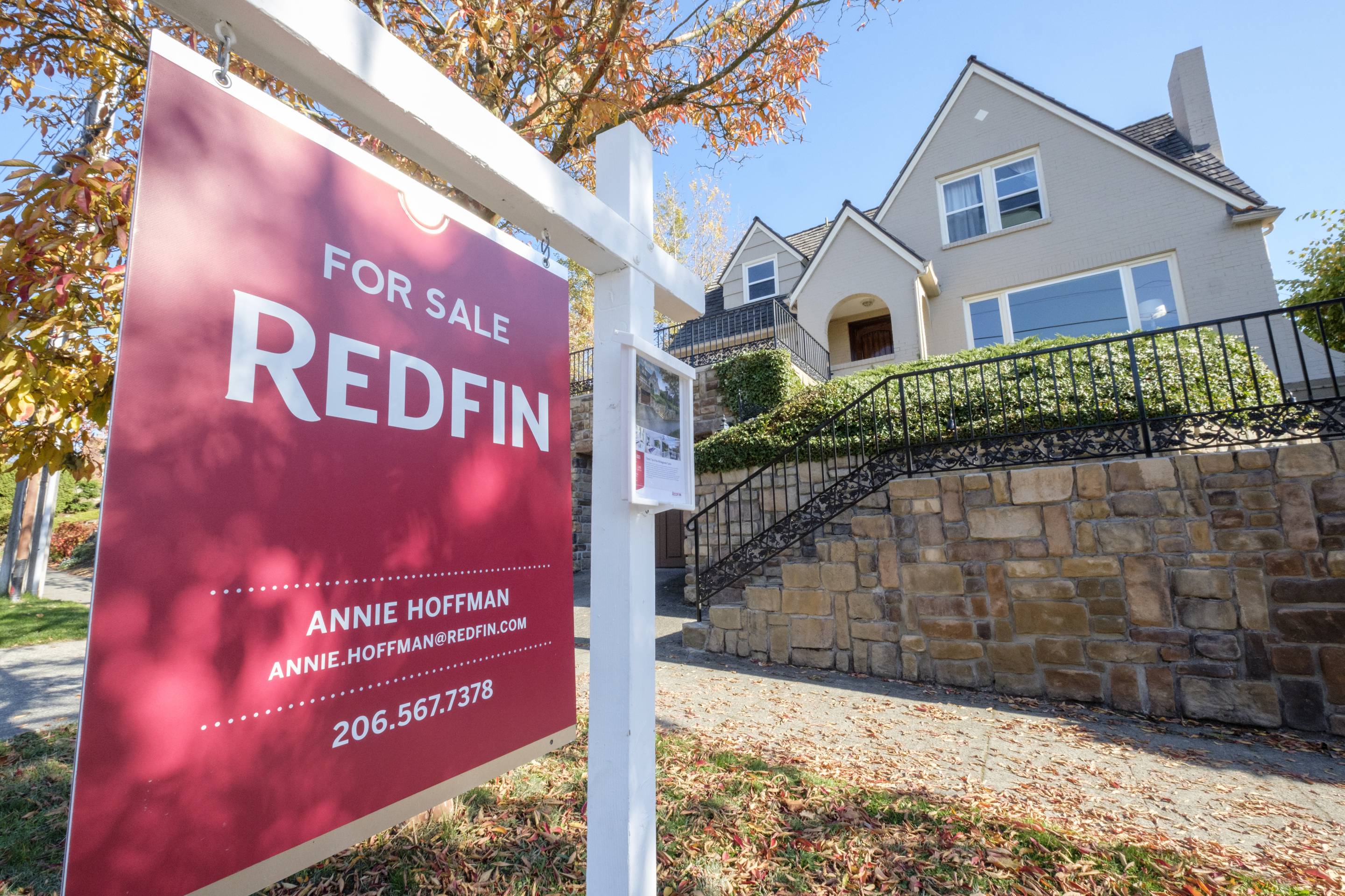 Redfin Real Estate Yard Sign Pictures in Seattle