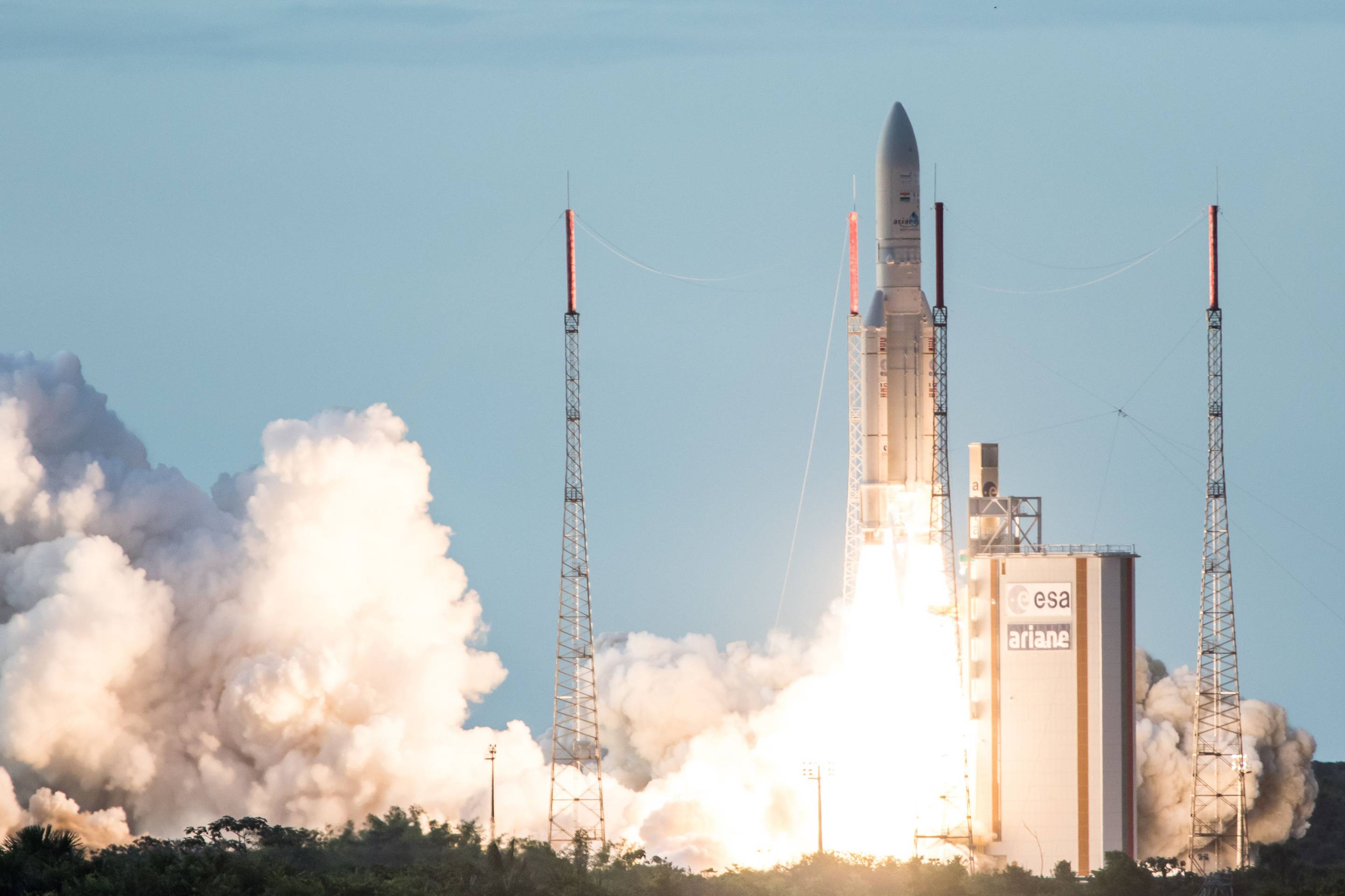 TOPSHOT-FRANCE-SPACE-GUIANA-ARIANE