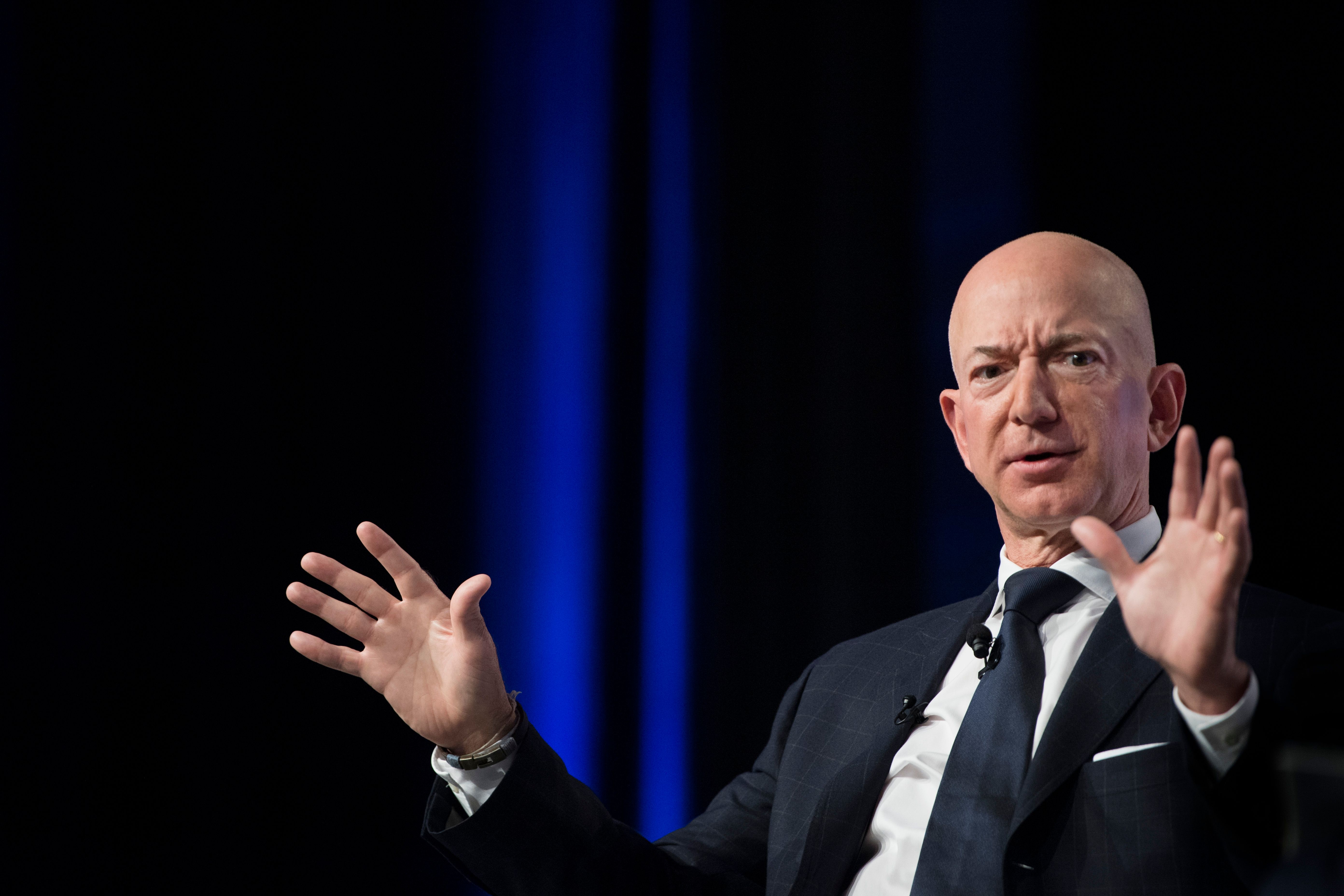 US-ECONOMY-CYBER-BEZOS