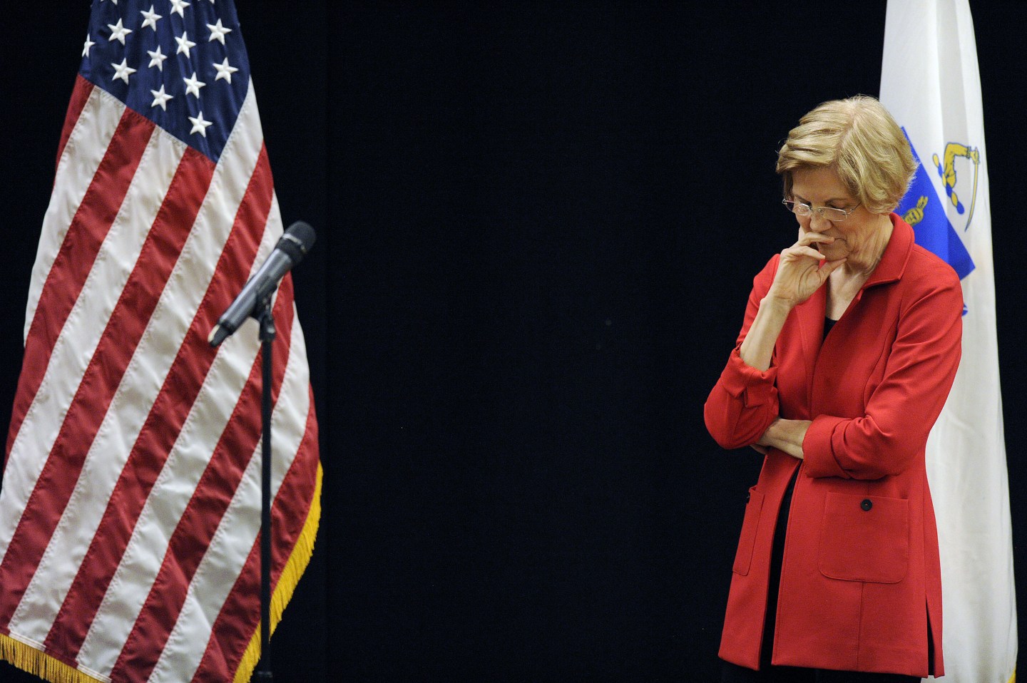US-POLITICS-WARREN-TOWN_HALL