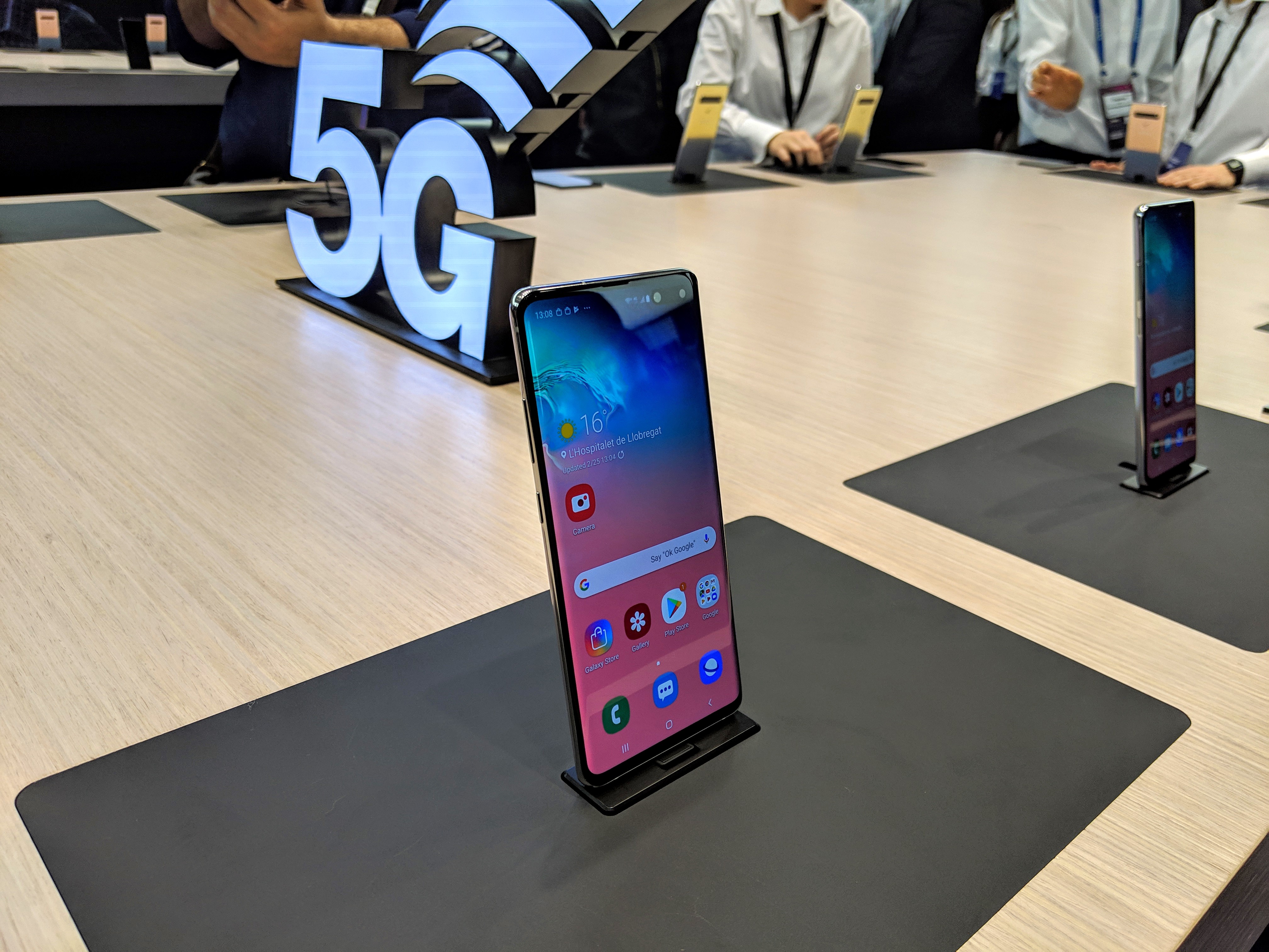 samsung's first 5g phone