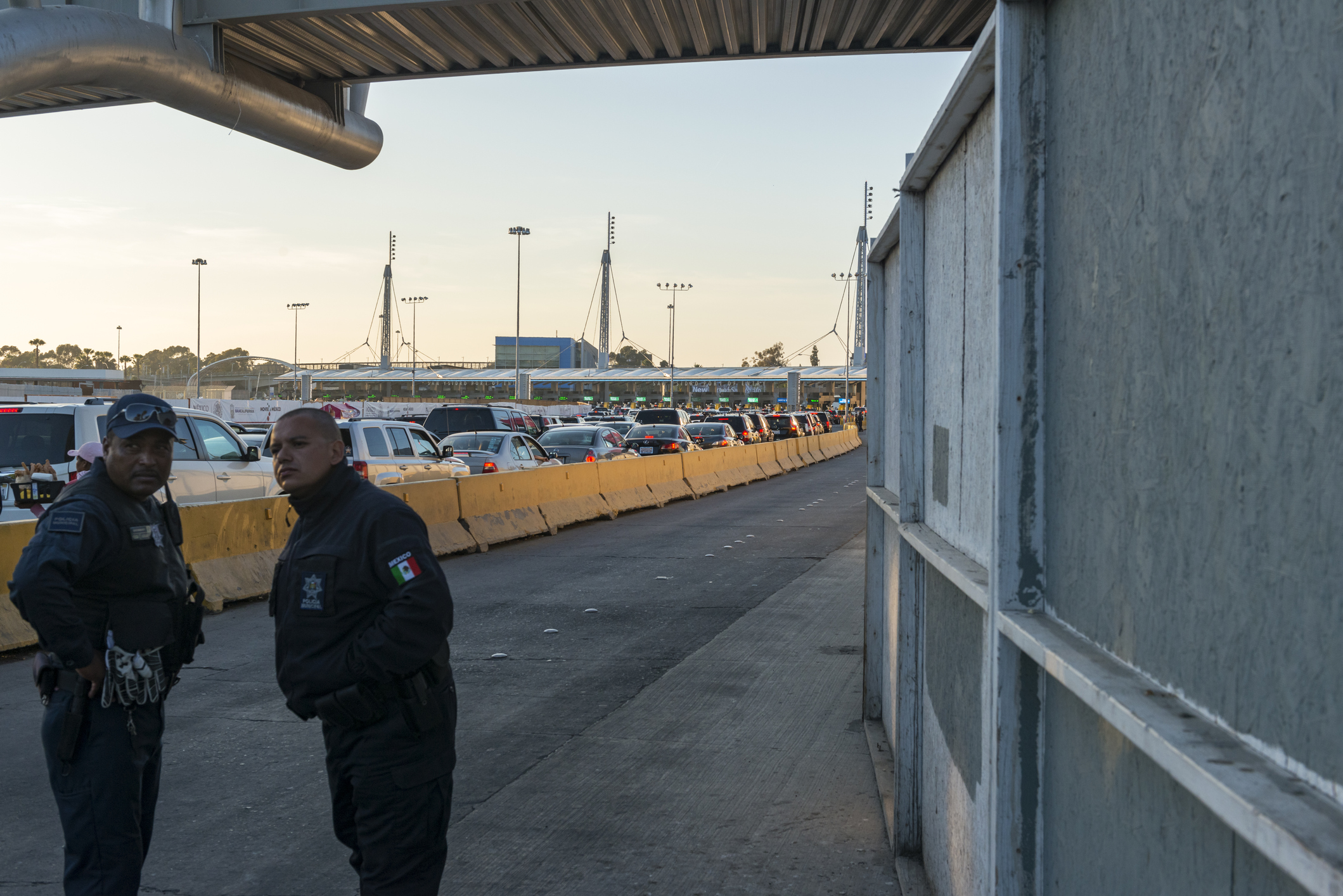 Mexican police at Tijuana border crossing to USA