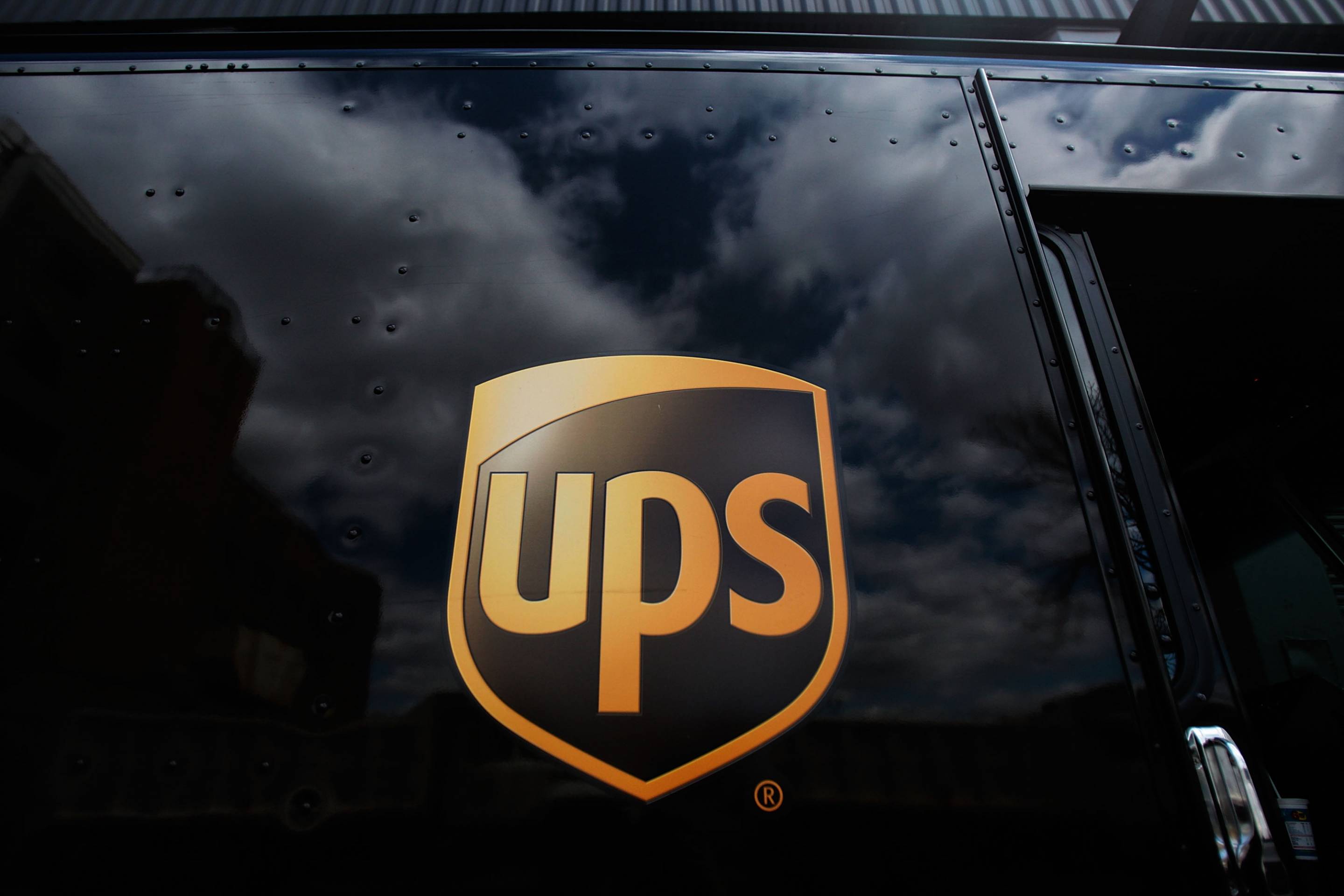 UPS