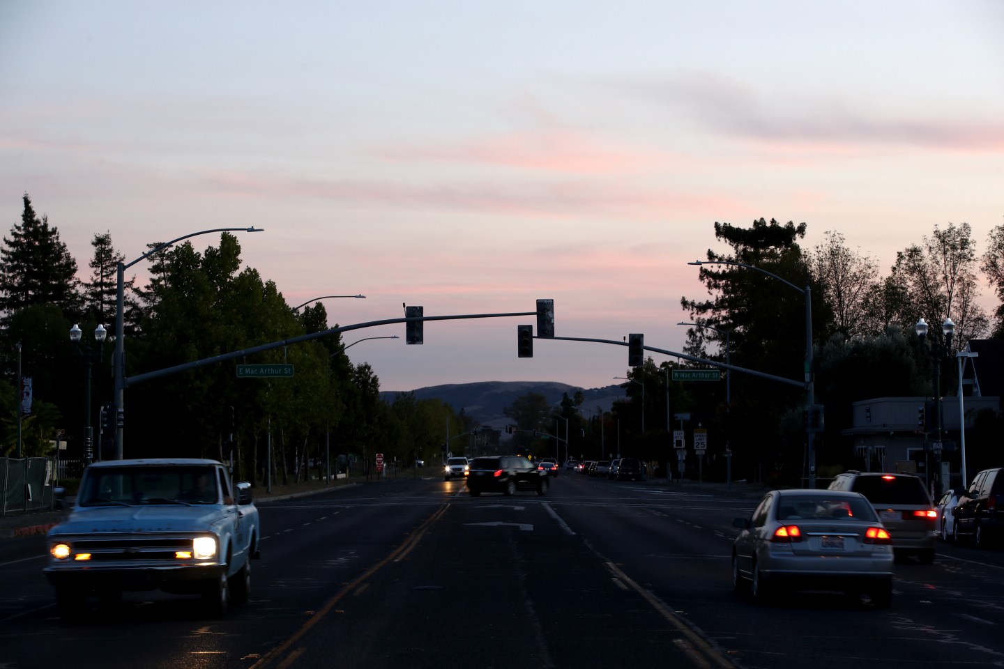 SONOMA, CALIFORNIA - OCTOBER 10: Traffic lights in the Sonoma area are out due to power outages on October 10, 2019 in Sonoma, California. Power outages were scheduled as preemptive moves by PG&amp;E to address hot, dry and windy weather and the risk of wildfires, according to the company. (Photo by Ezra Shaw/Getty Images)