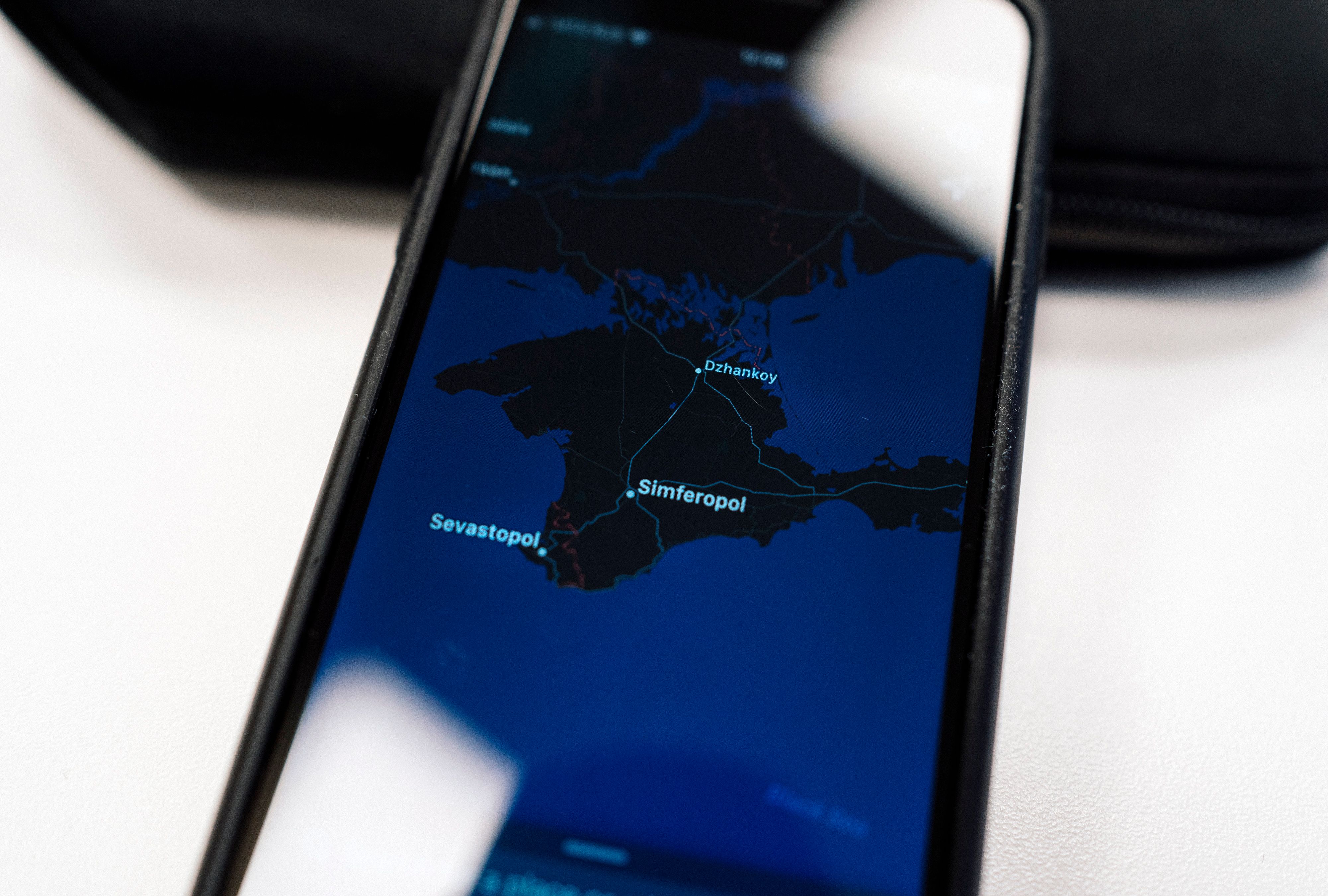 An Apple map with the Crimea peninsula, as seen by users in Russia