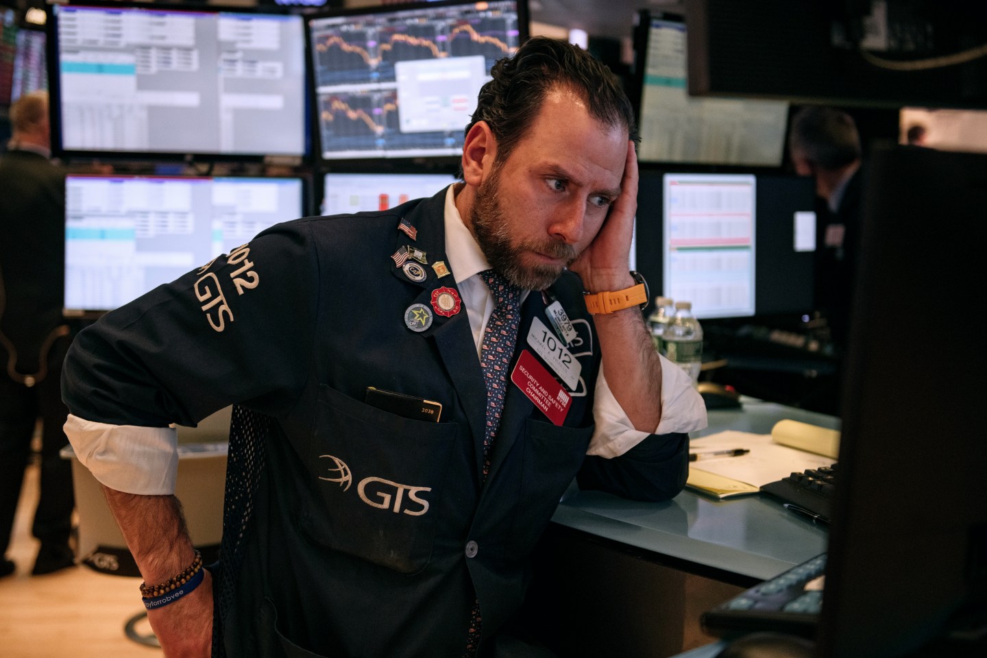trader on market fall due to coronavirus