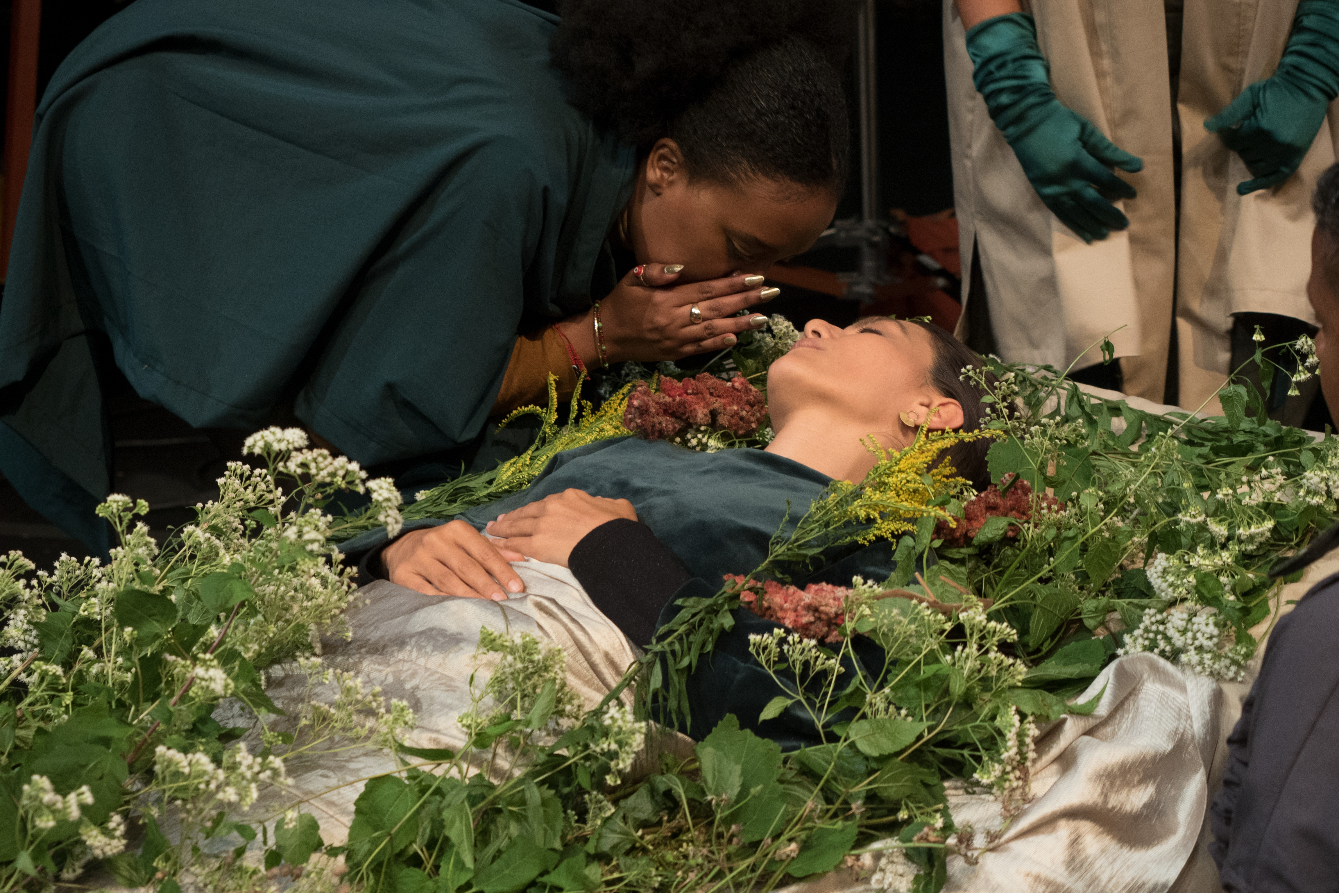Production still from "Dicen que cabalga sobre un tigre" by Beatriz Santiago Muñoz.