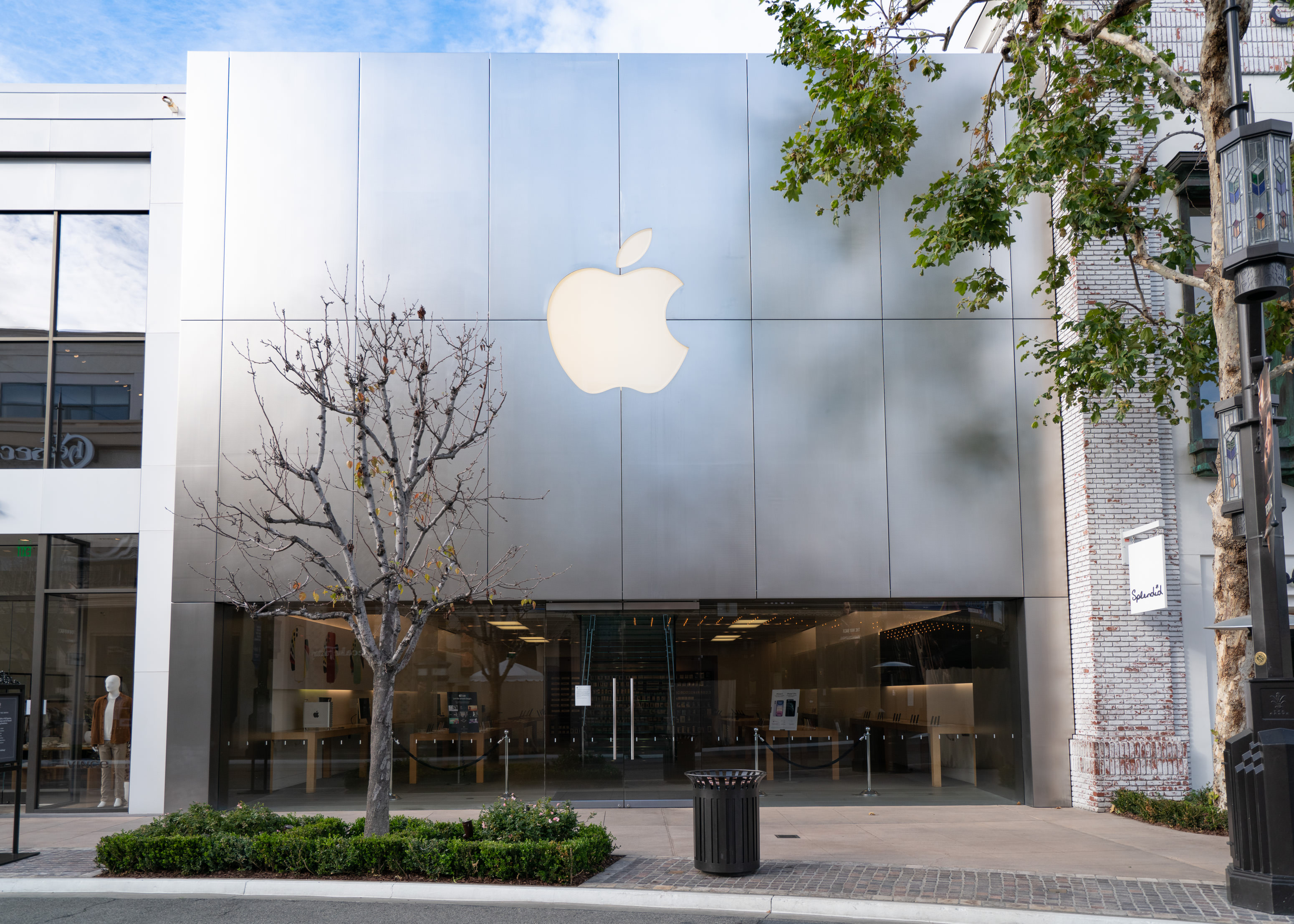 Despite the coronavirus outbreak, Apple managed to unveil new devices this week.